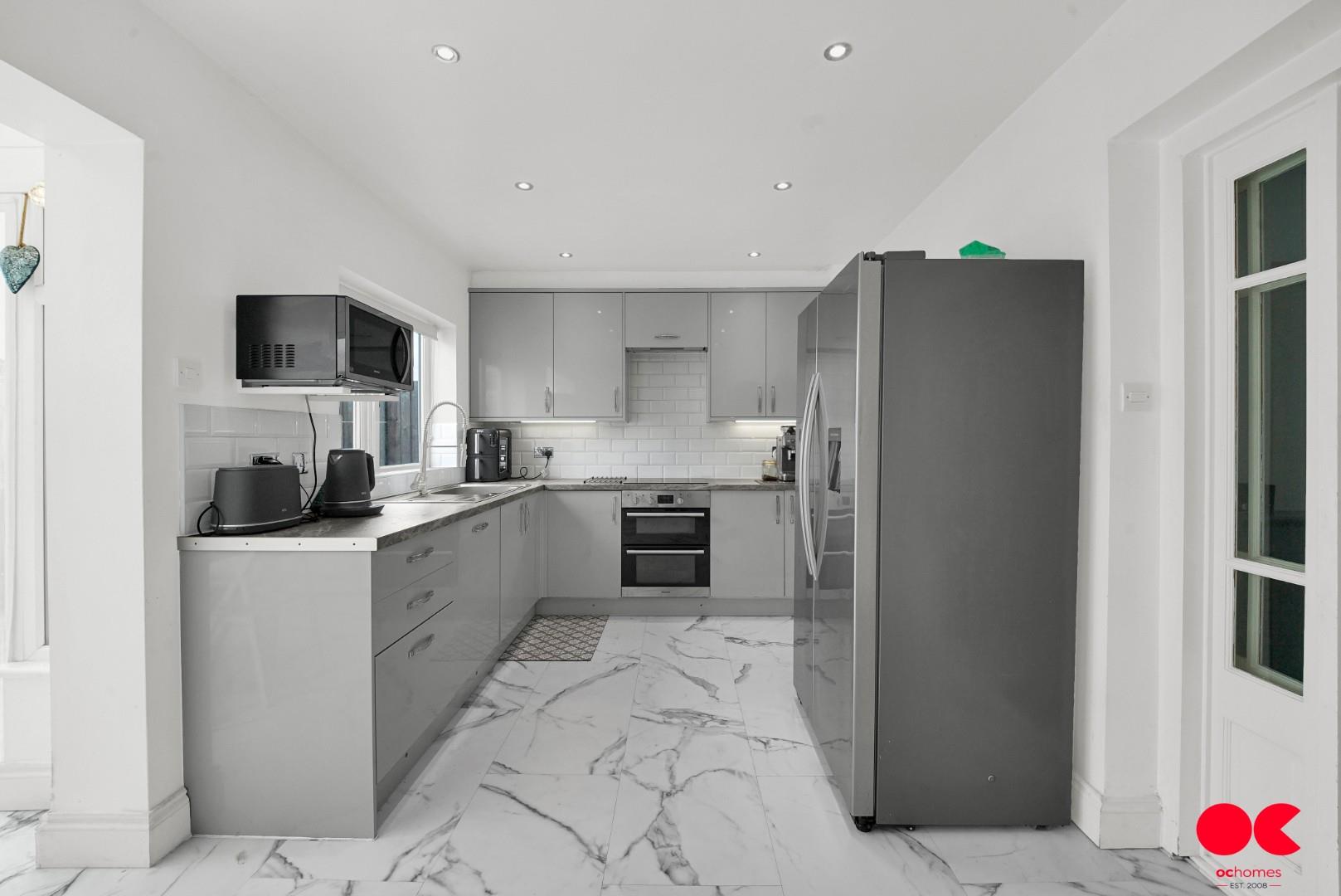 5 bed terraced house for sale in Carnforth Gardens, Elm Park  - Property Image 22