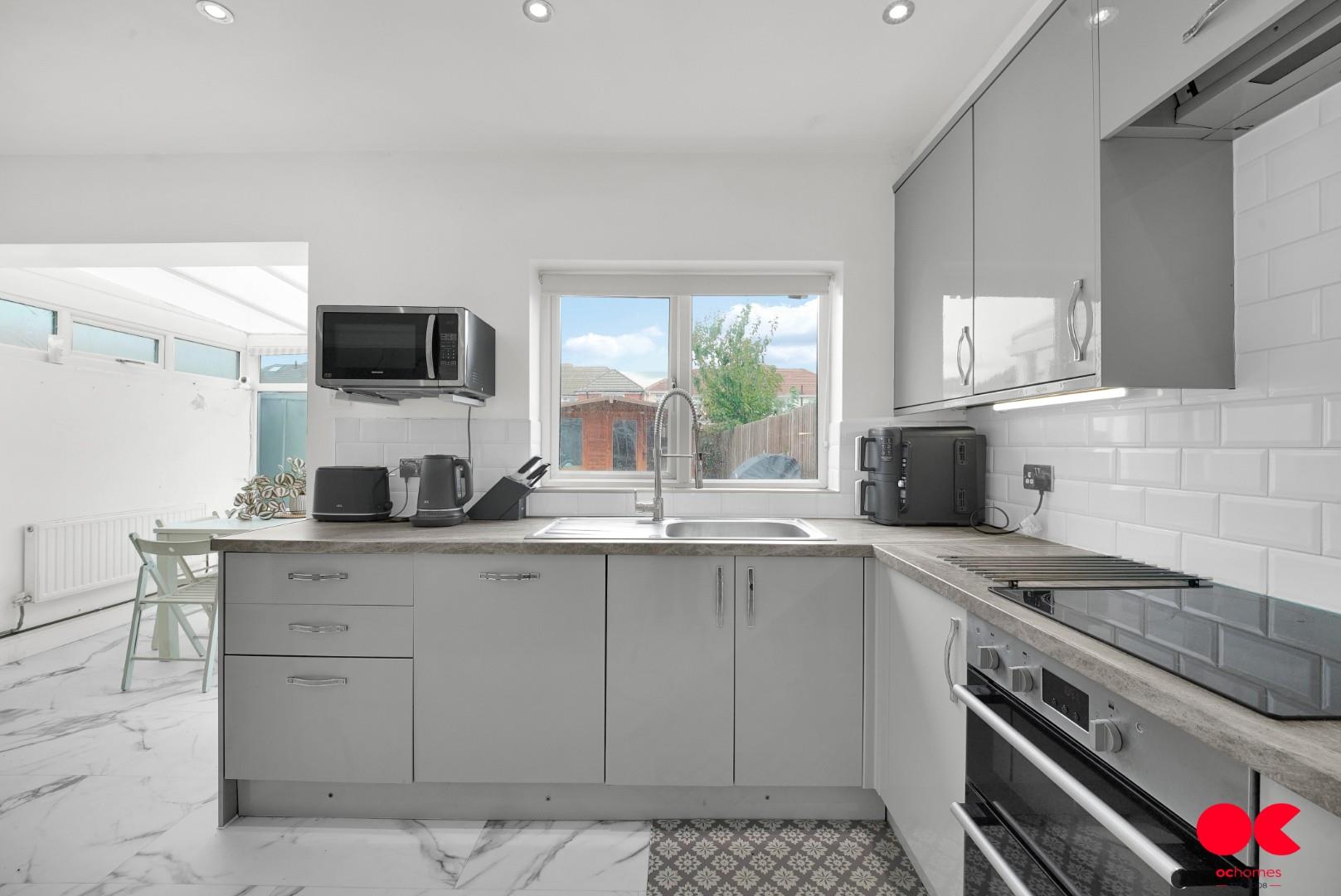 5 bed terraced house for sale in Carnforth Gardens, Elm Park  - Property Image 24