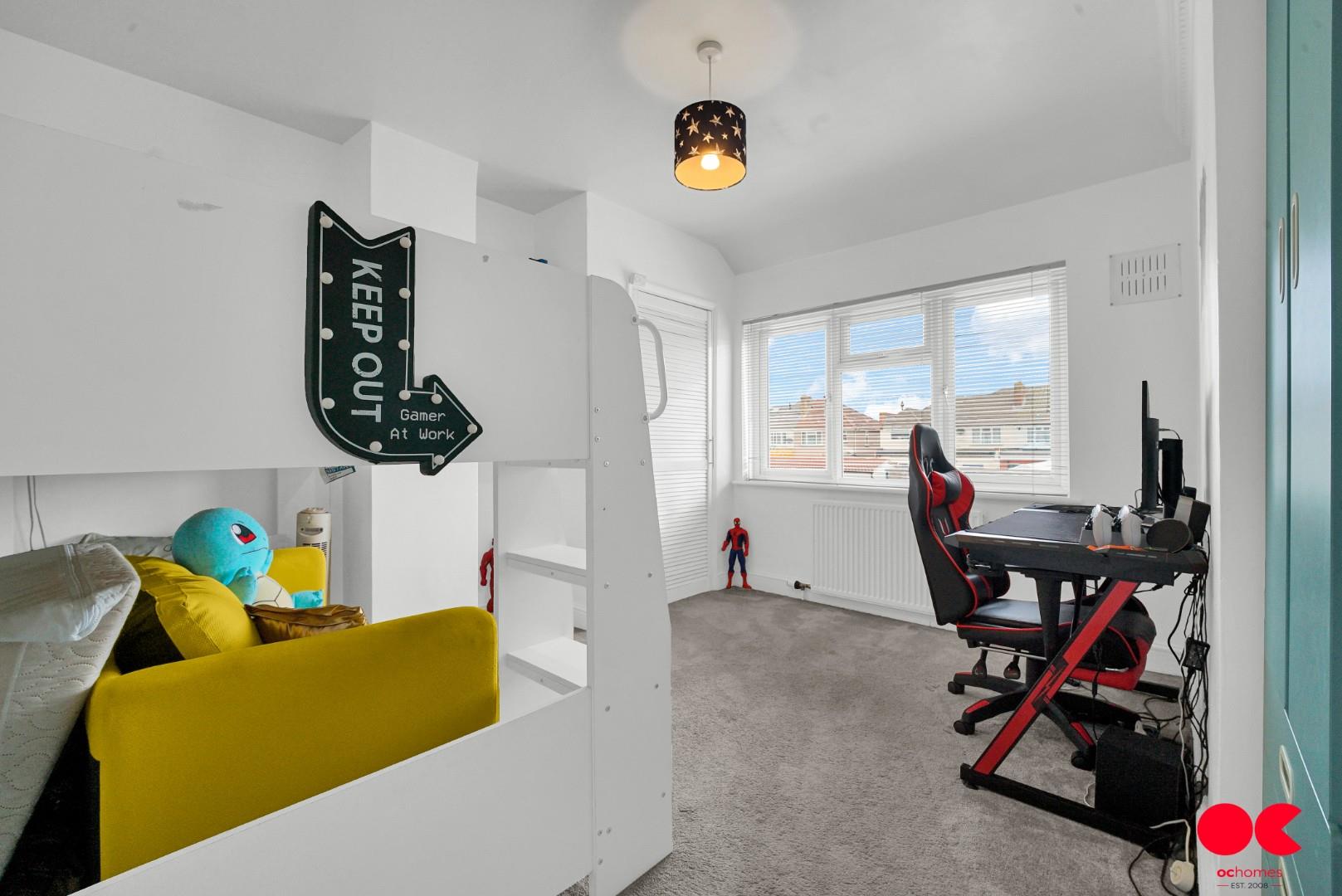 5 bed terraced house for sale in Carnforth Gardens, Elm Park  - Property Image 7