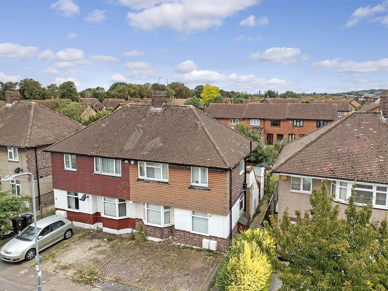 2 Bed Flat For Sale In Dryden Close, Docklands, IG6