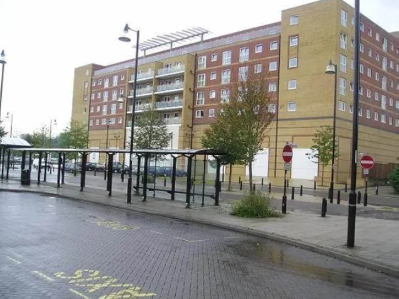 2 Bed Flat For Sale In Mill Court, Docklands, CM20