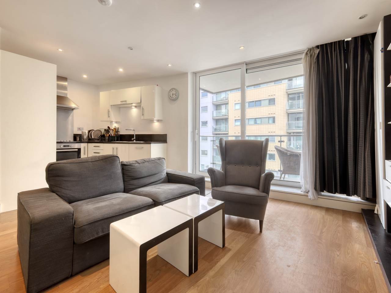 2 Bed Flat For Sale In The Mast, Beckton, E16