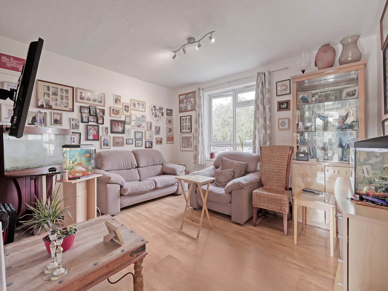 1 Bed Apartment For Sale In Harbourer Road, Beckton, IG6