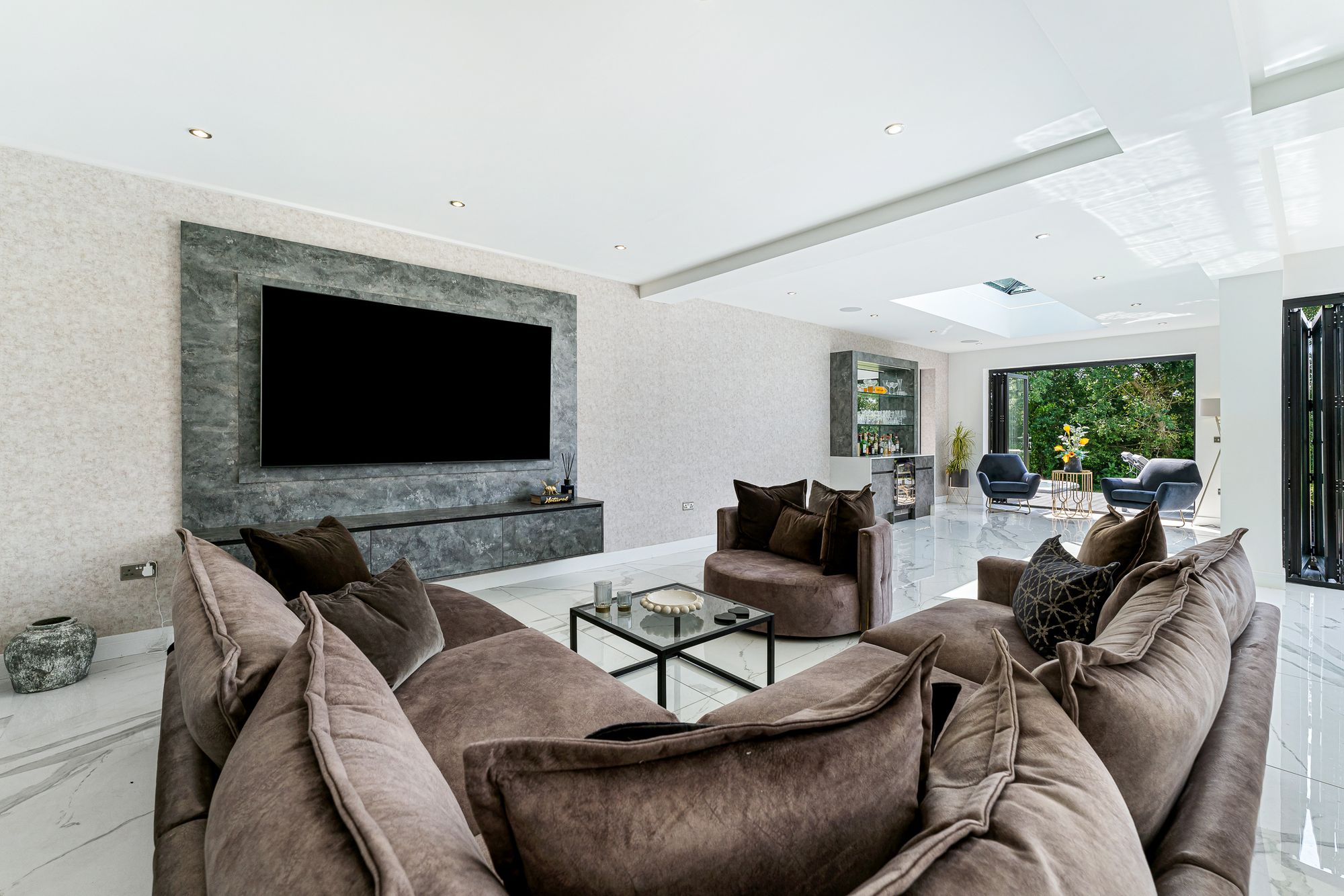 5 bed detached house for sale in Hesketh Park, Bolton 2