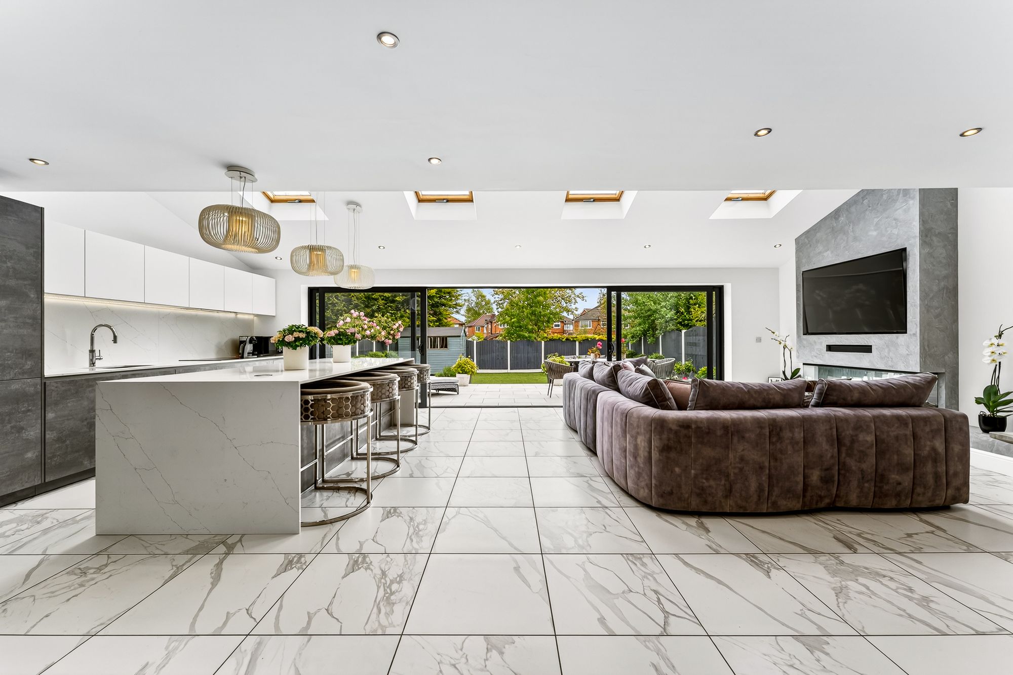 5 bed detached house for sale in Manchester Road, Bury 1