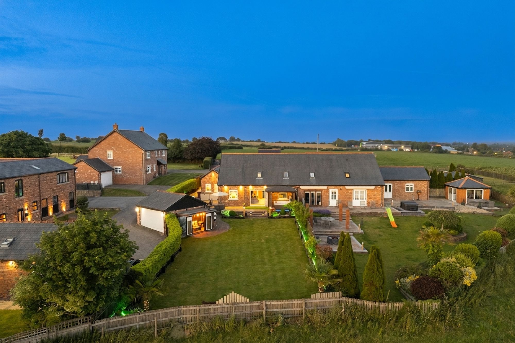4 bed barn conversion for sale in Plodder Lane, Bolton 1