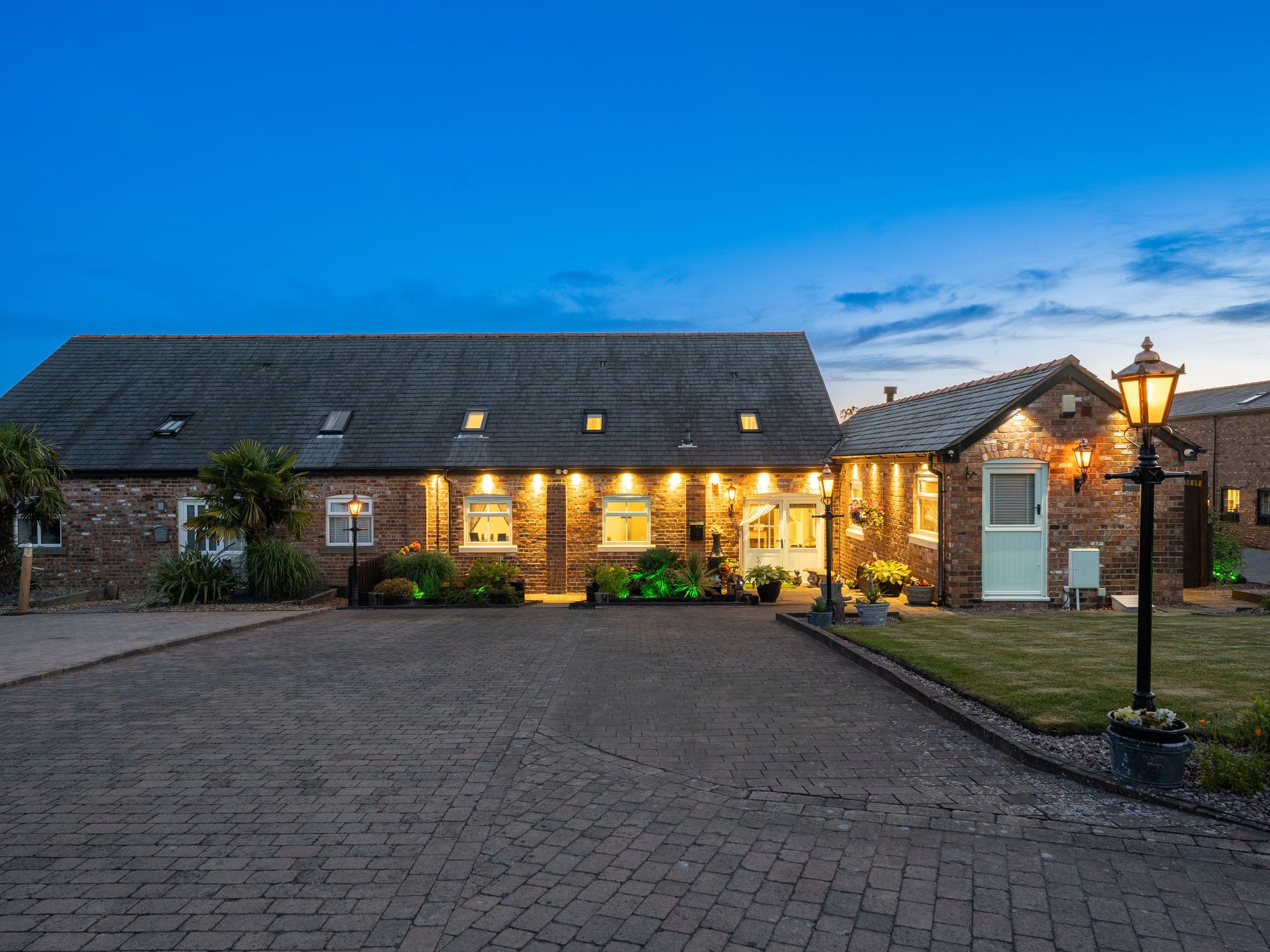 4 bed barn conversion for sale in Plodder Lane, Bolton 59