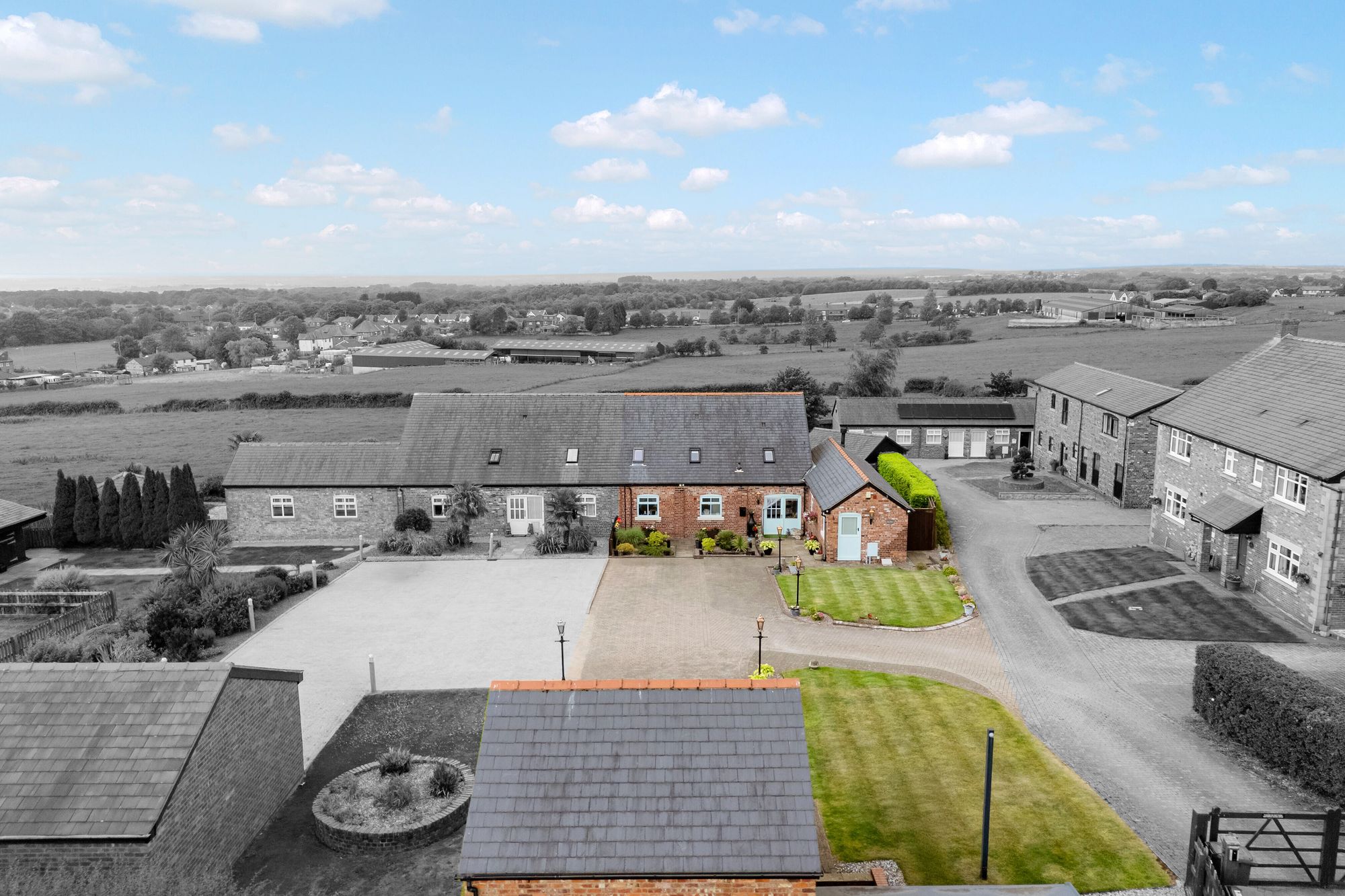 4 bed barn conversion for sale in Plodder Lane, Bolton - Property Image 1