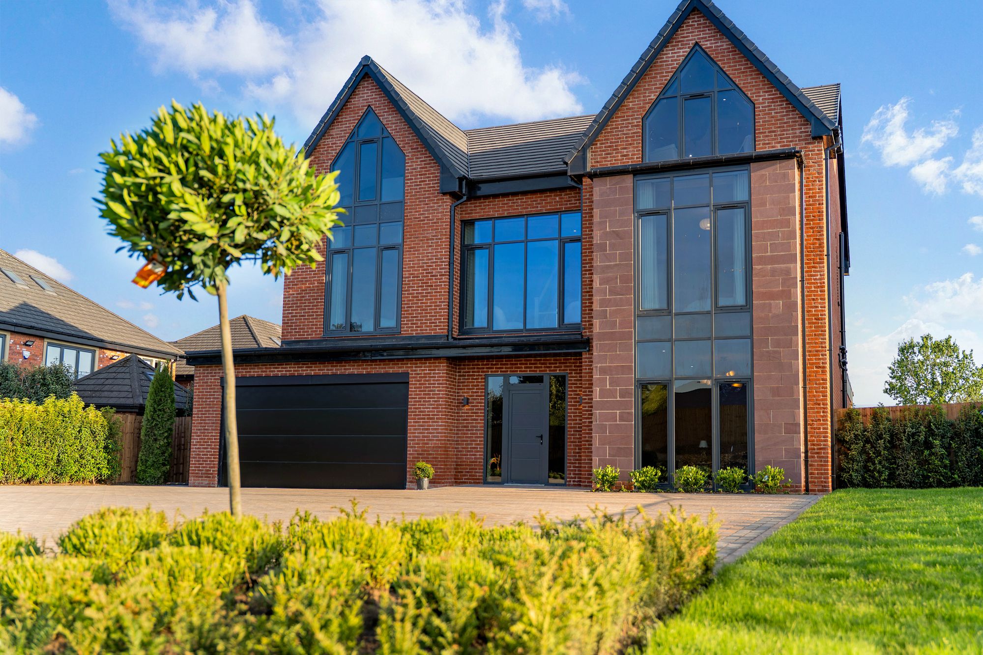 5 bed detached house for sale in Oakridge Park, Bolton 3
