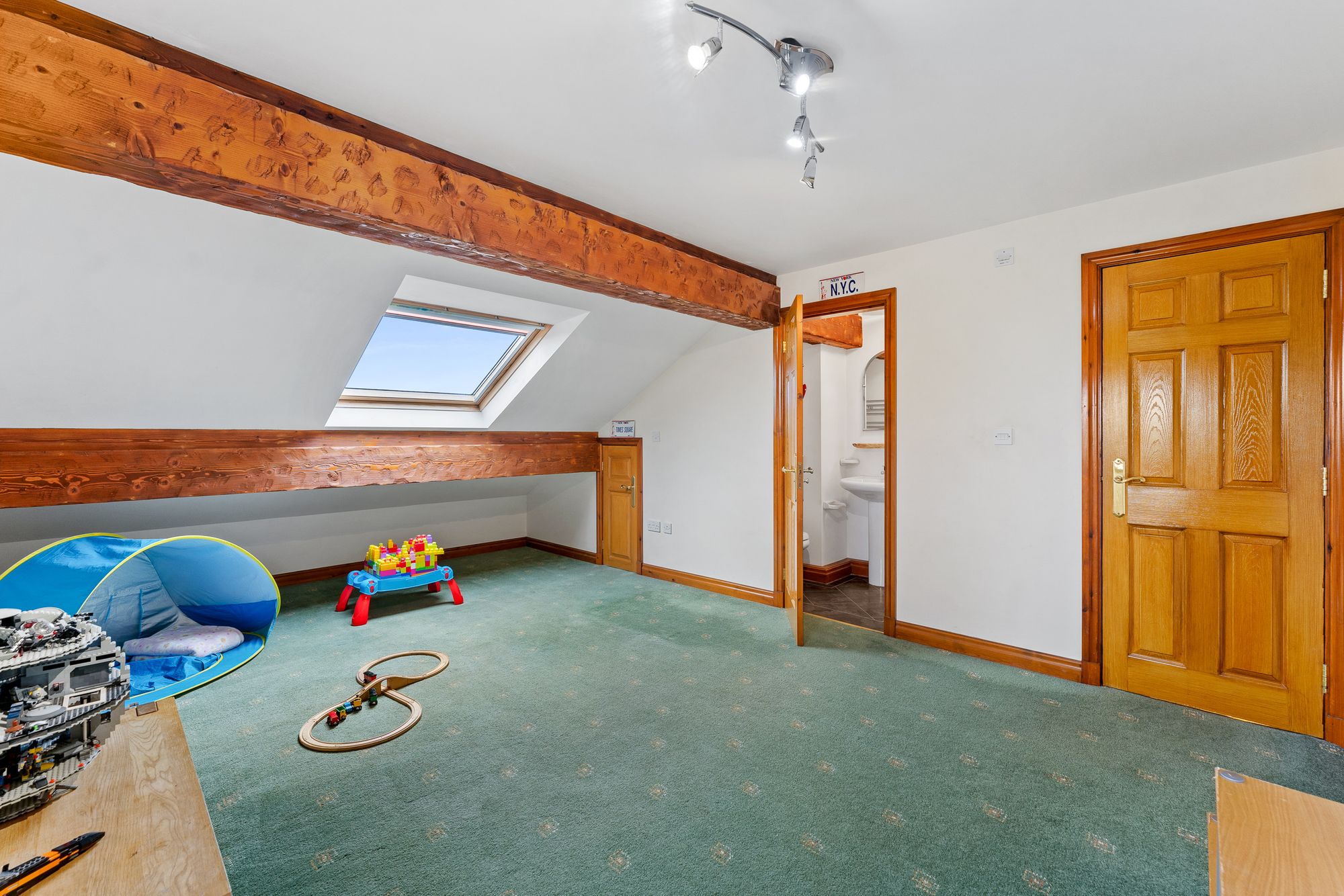 6 bed semi-detached house for sale in Roundhill Lane, Rossendale  - Property Image 40