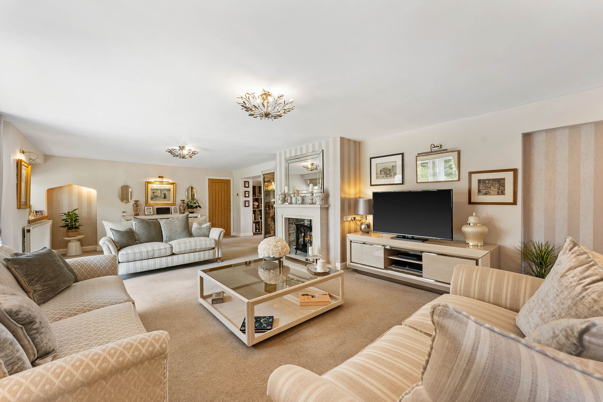 4 bed barn conversion for sale in Kings Highway, Accrington  - Property Image 2