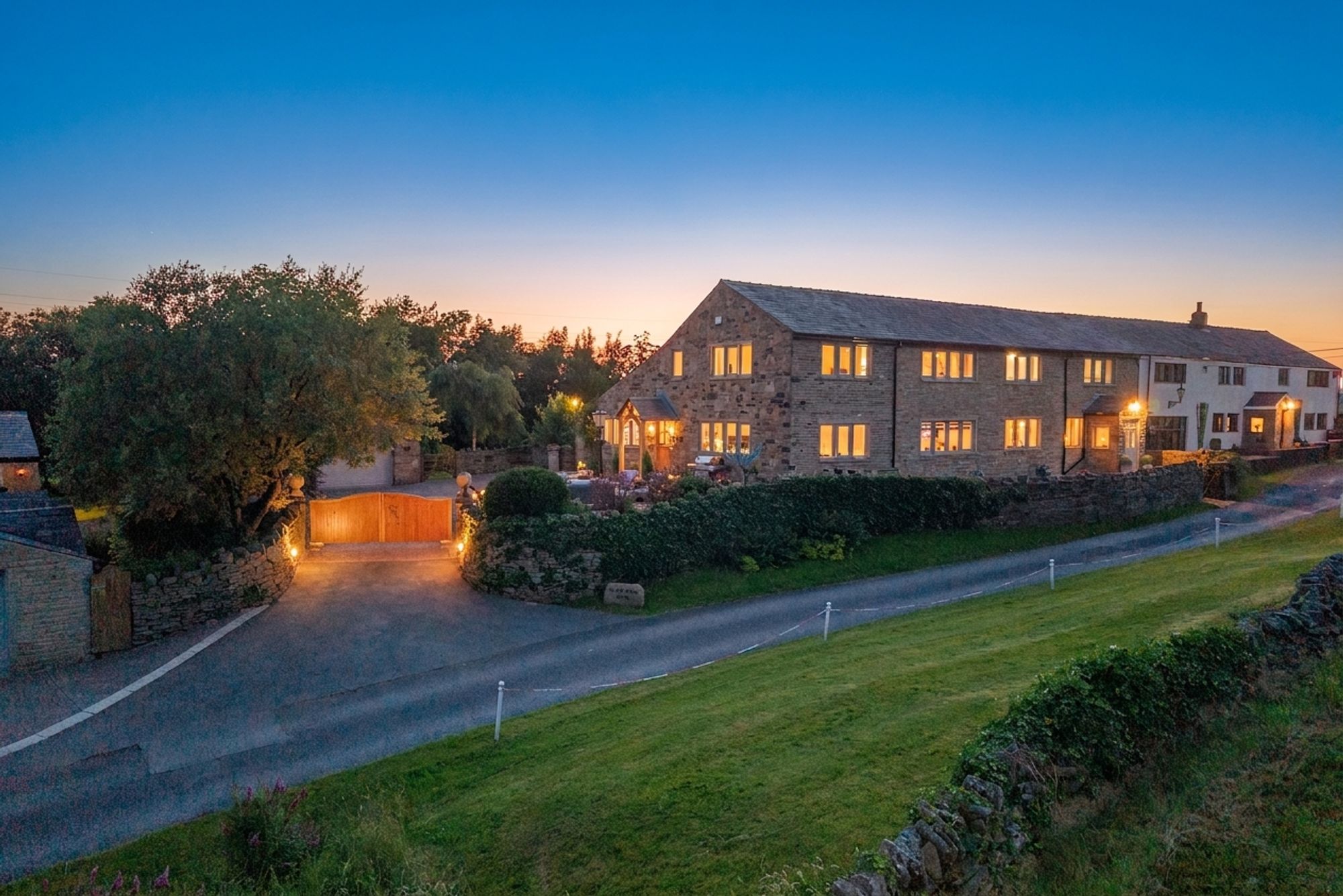 4 bed barn conversion for sale in Kings Highway, Accrington  - Property Image 1