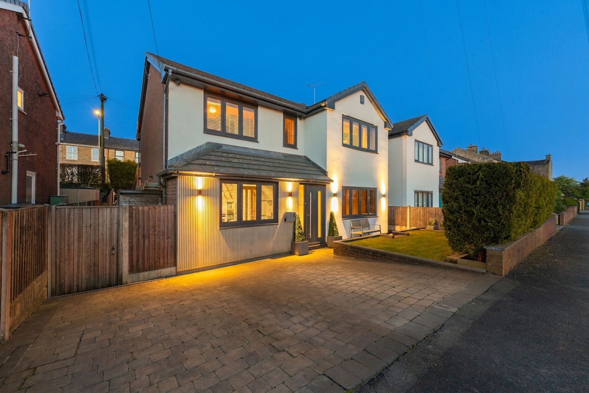 4 bed detached house for sale in Moorlands View, Bury  - Property Image 1