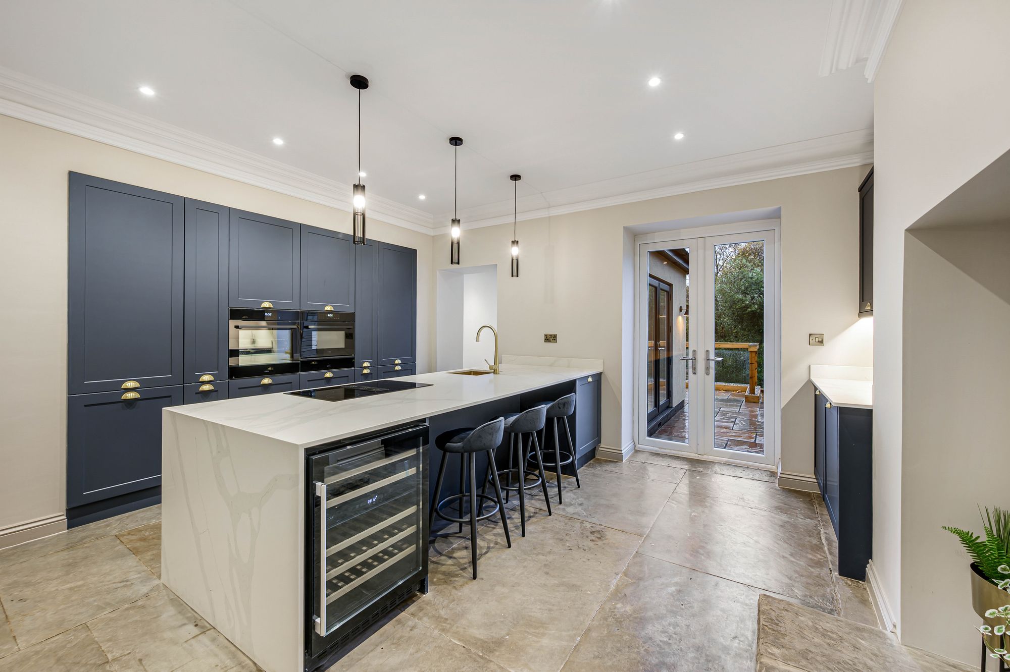 4 bed end of terrace house for sale in Bolton Road West, Bury 1