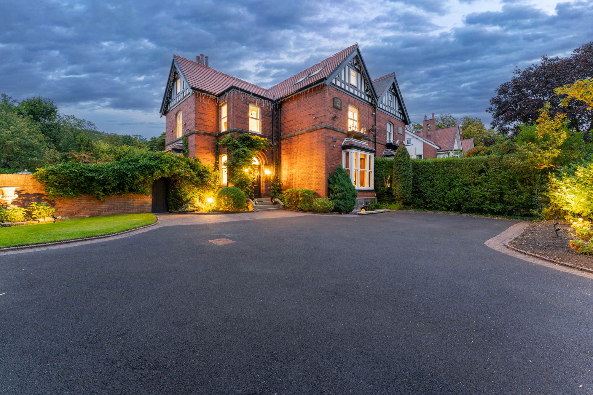 4 bed semi-detached house for sale in Chorley New Road, Bolton - Property Image 1