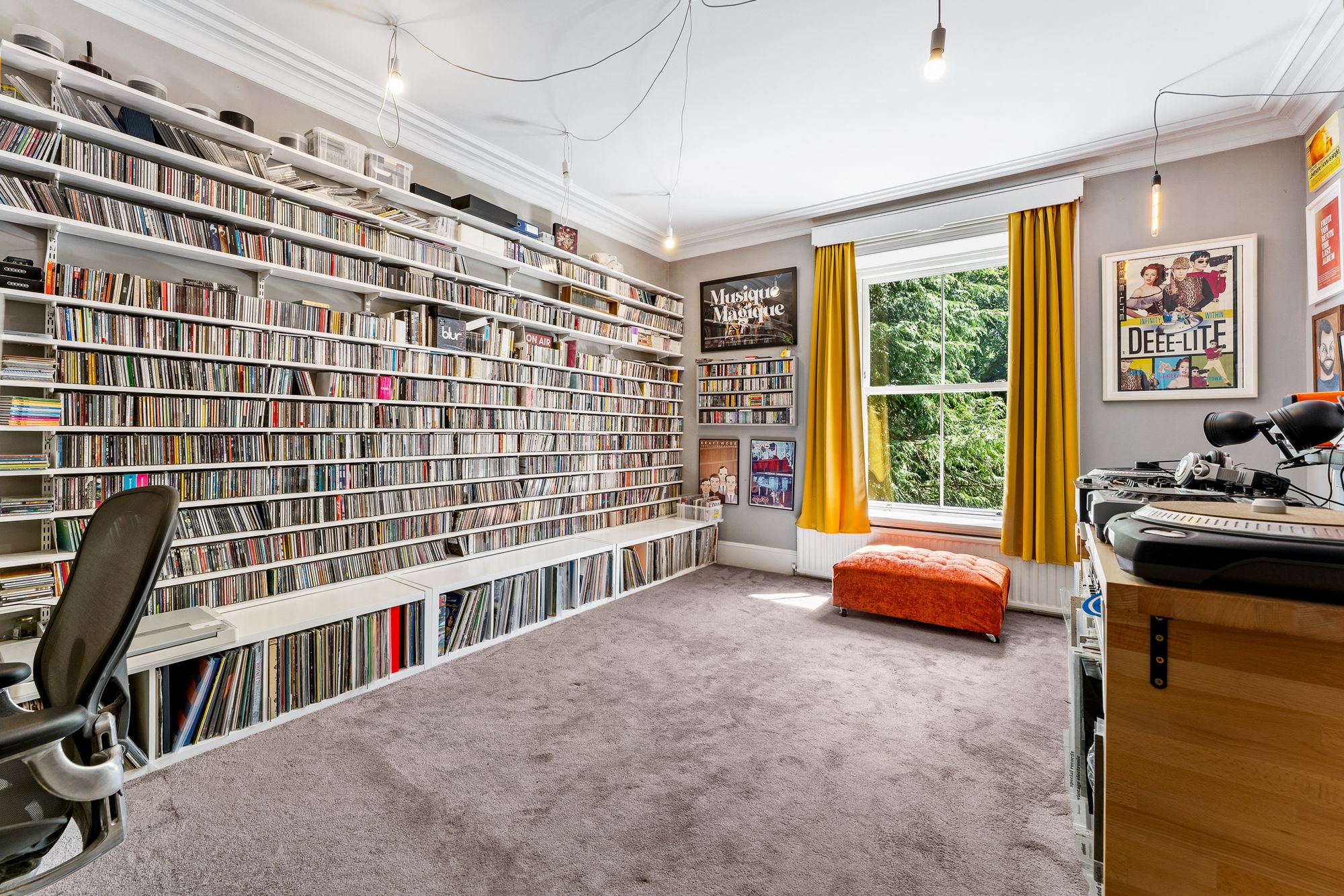 6 bed semi-detached house for sale in The Drive, Bury  - Property Image 36