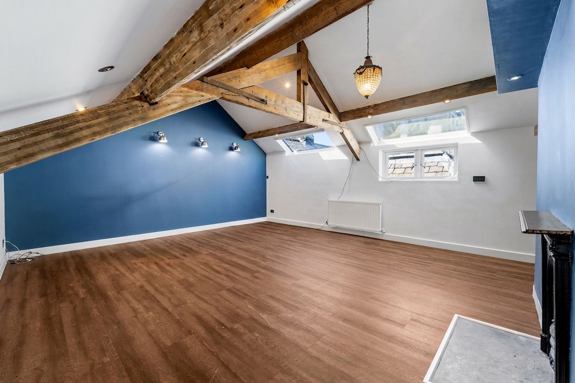 6 bed semi-detached house for sale in The Drive, Bury  - Property Image 41