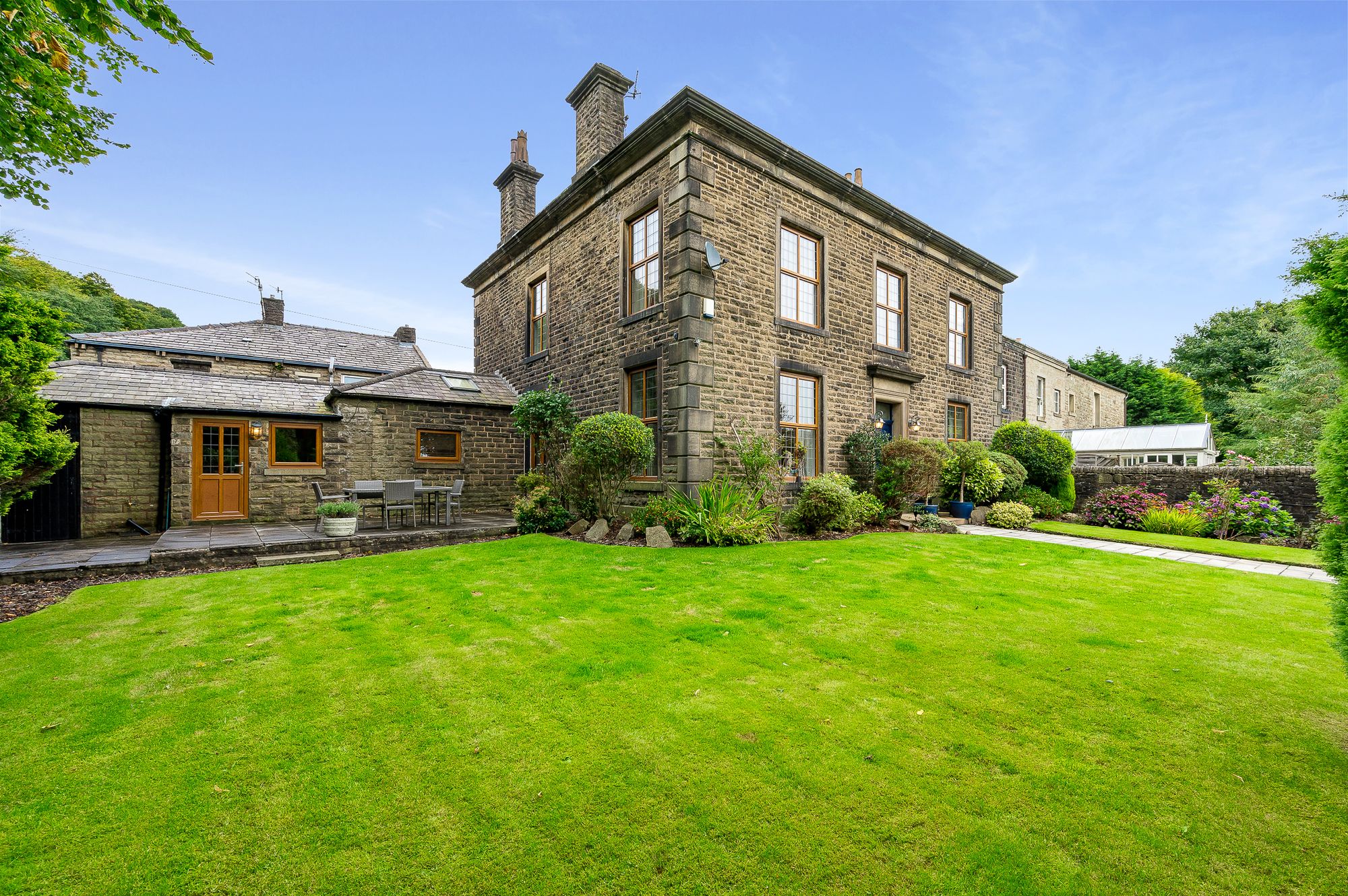 6 bed end of terrace house for sale in Burnley Road, Rossendale  - Property Image 4