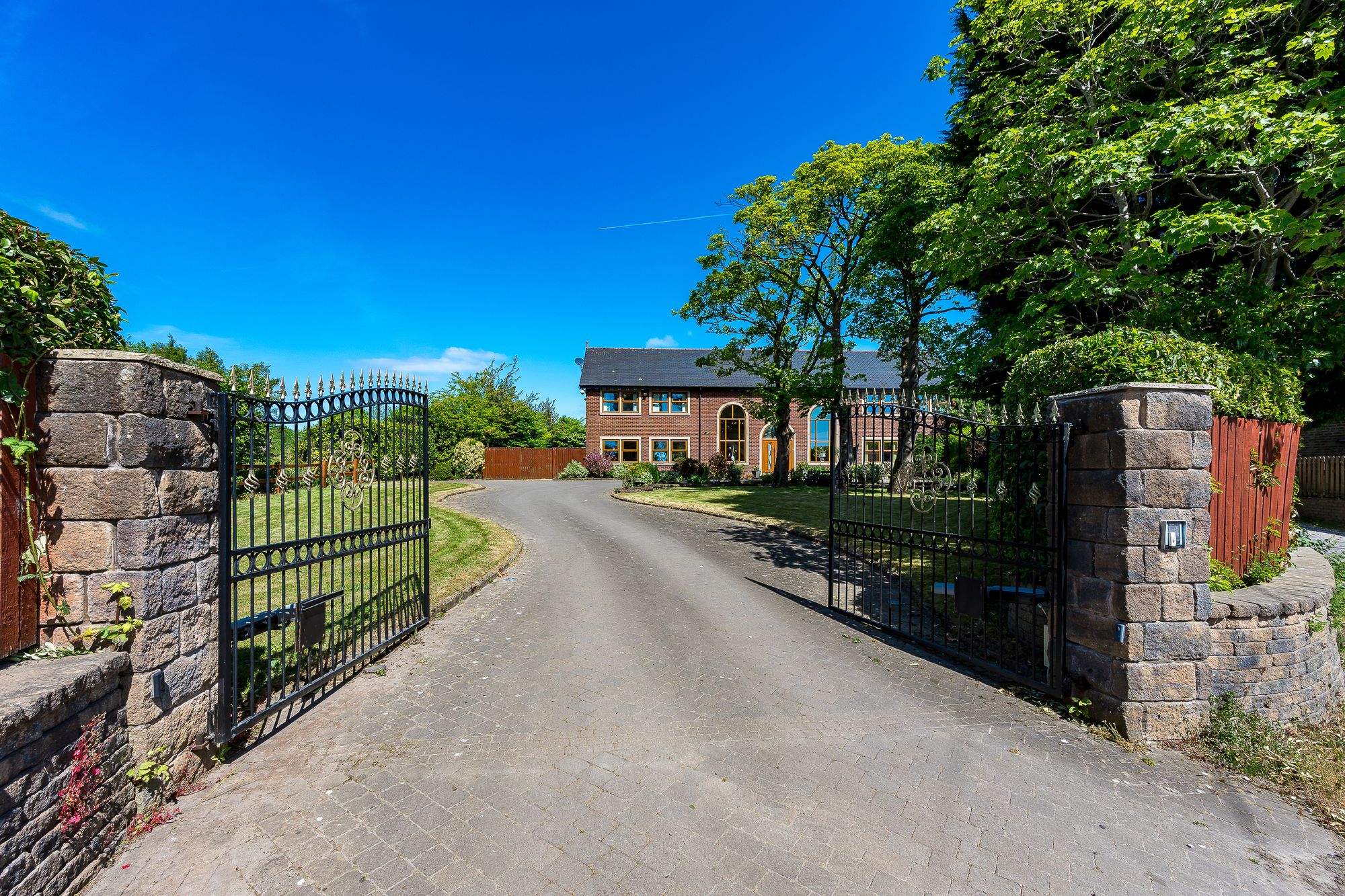 5 bed detached house for sale in Castle Road, Bury 38