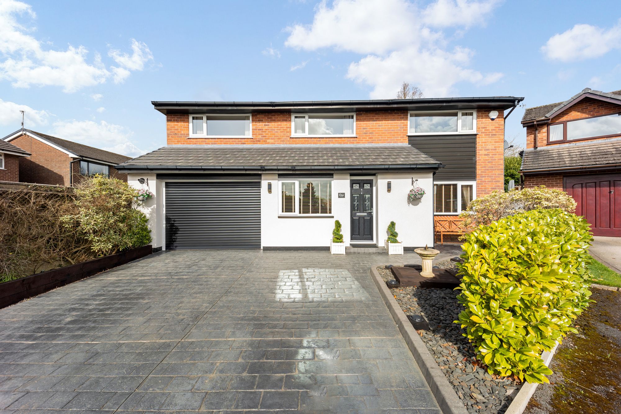 5 bed detached house for sale in Hey Croft, Manchester - Property Image 1