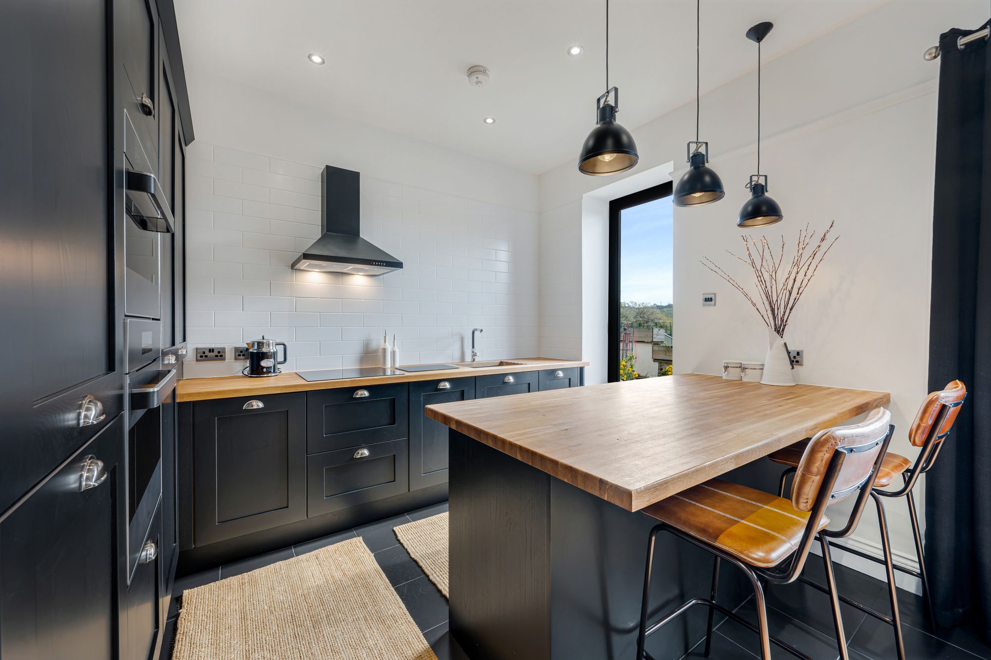 3 bed terraced house for sale in Bolton Road West, Bury 1