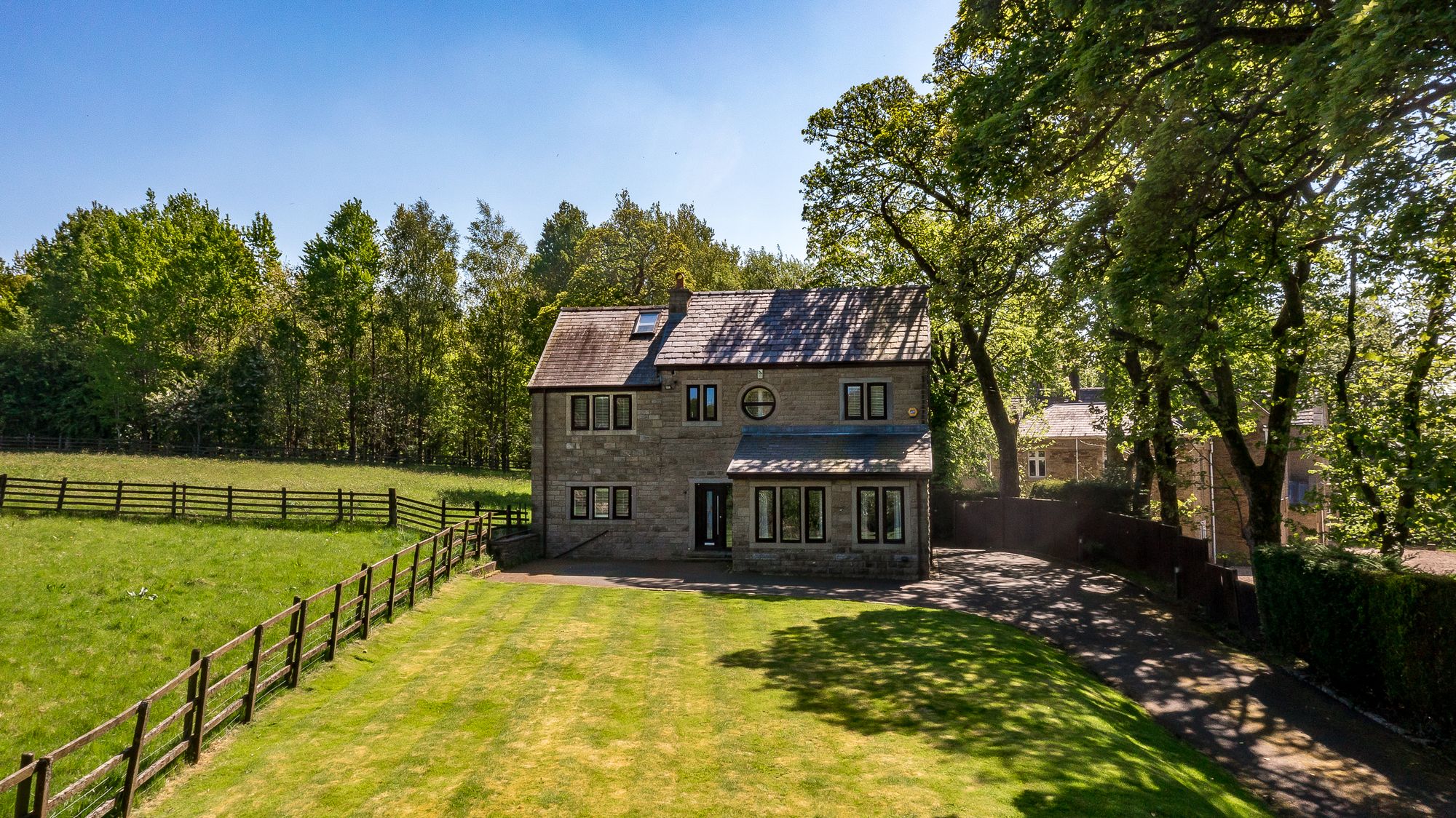 3 bed detached house for sale in Dunscar Fold, Bolton 4