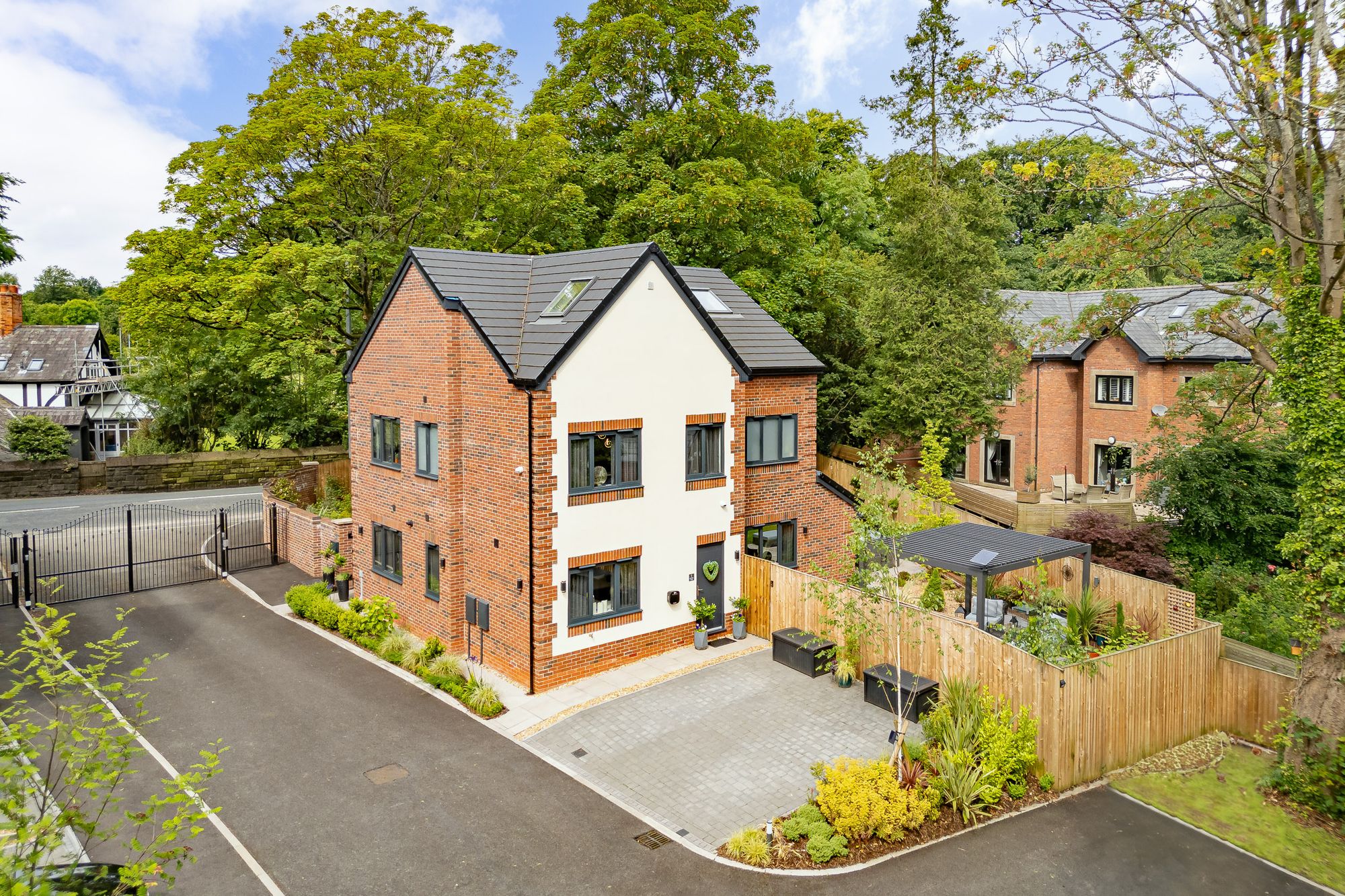 5 bed detached house for sale in Belfry View, Manchester 47