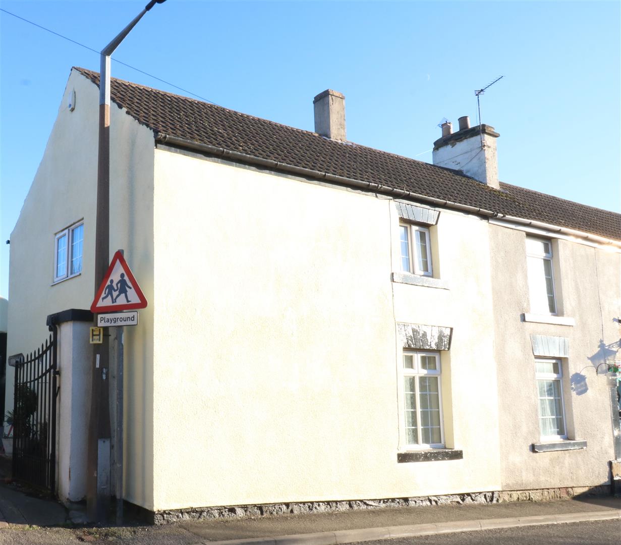 2 Bed Cottage For Sale In High Street, Braithwell, Rotherham, (Ref: 18792777)