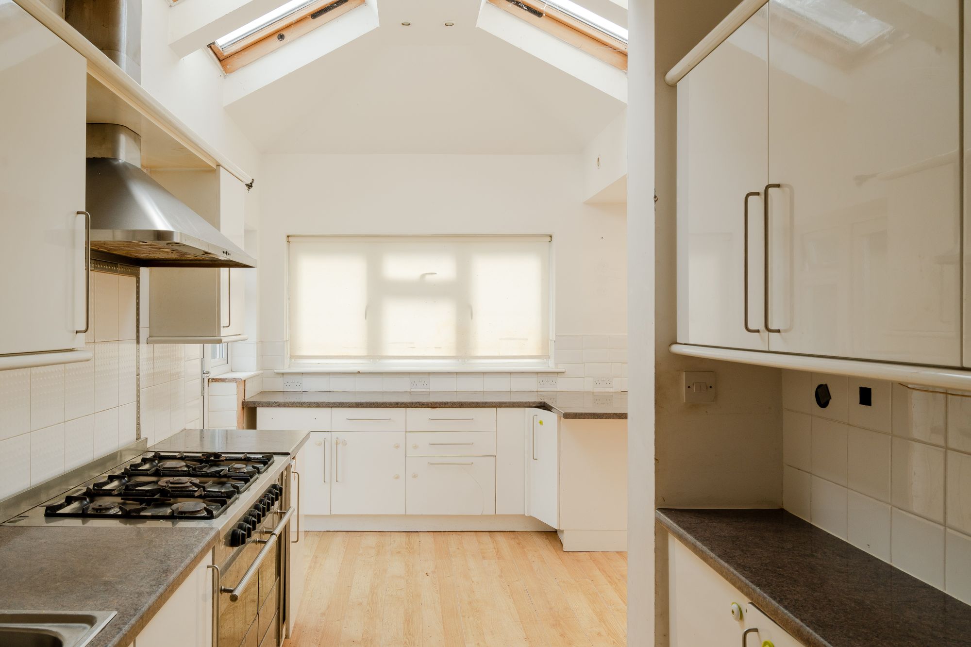 3 bed semi-detached house for sale in Spring Gardens, Woodford Green, IG8  - Property Image 6