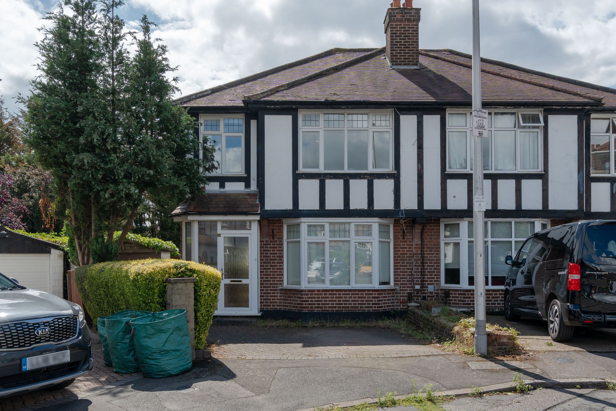 Spring Gardens, Woodford Green, IG8