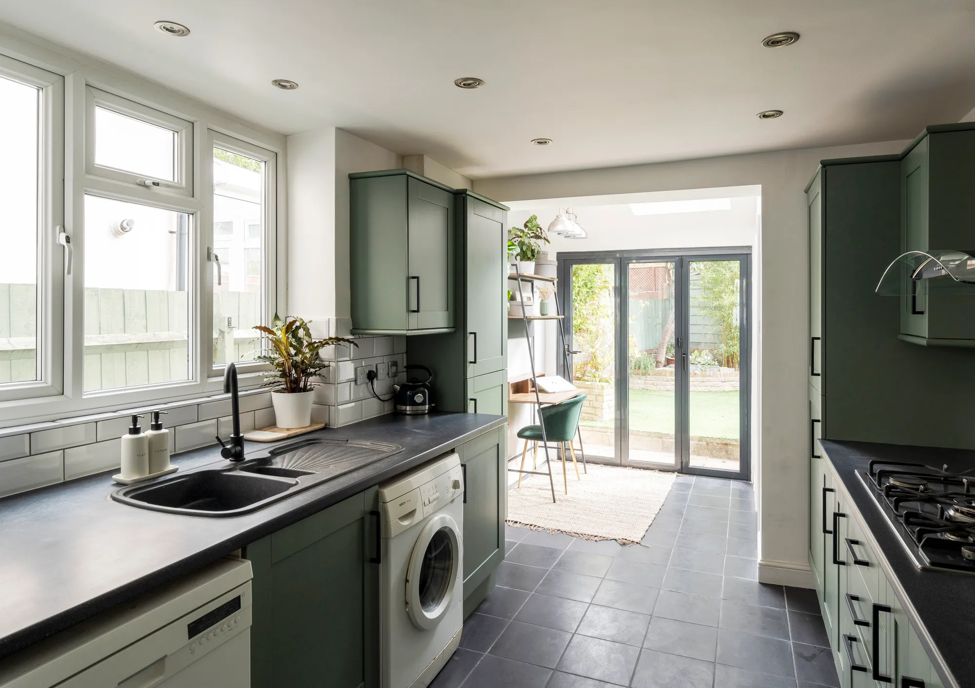 3 bed mid-terraced house for sale in Napier Road, Leytonstone, London, E11  - Property Image 9