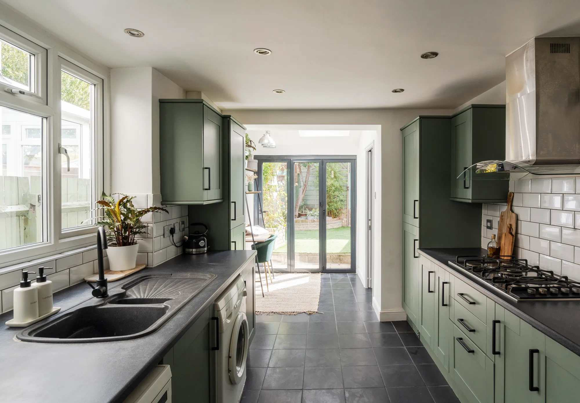 3 bed mid-terraced house for sale in Napier Road, Leytonstone, London, E11  - Property Image 8