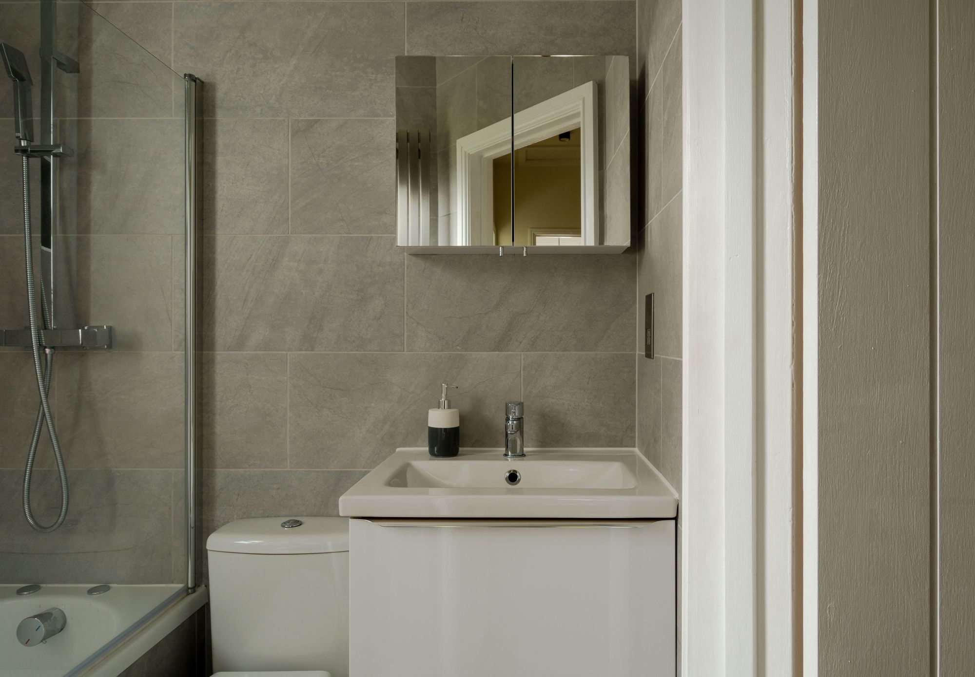 2 bed flat for sale in Melford Road, Leytonstone, London, E11  - Property Image 13