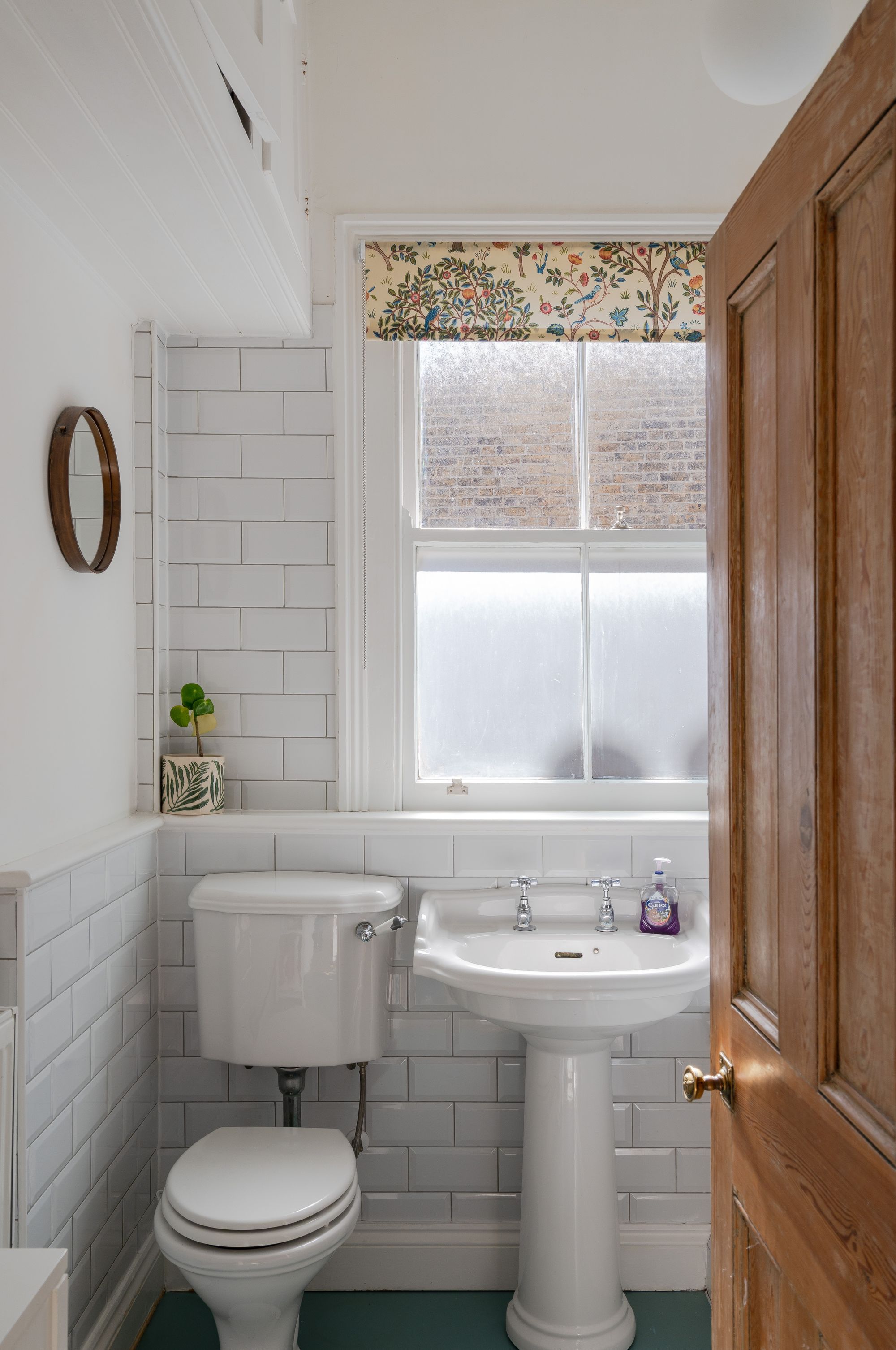 2 bed flat for sale in Forest Glade, Upper Leytonstone, London, E11  - Property Image 13