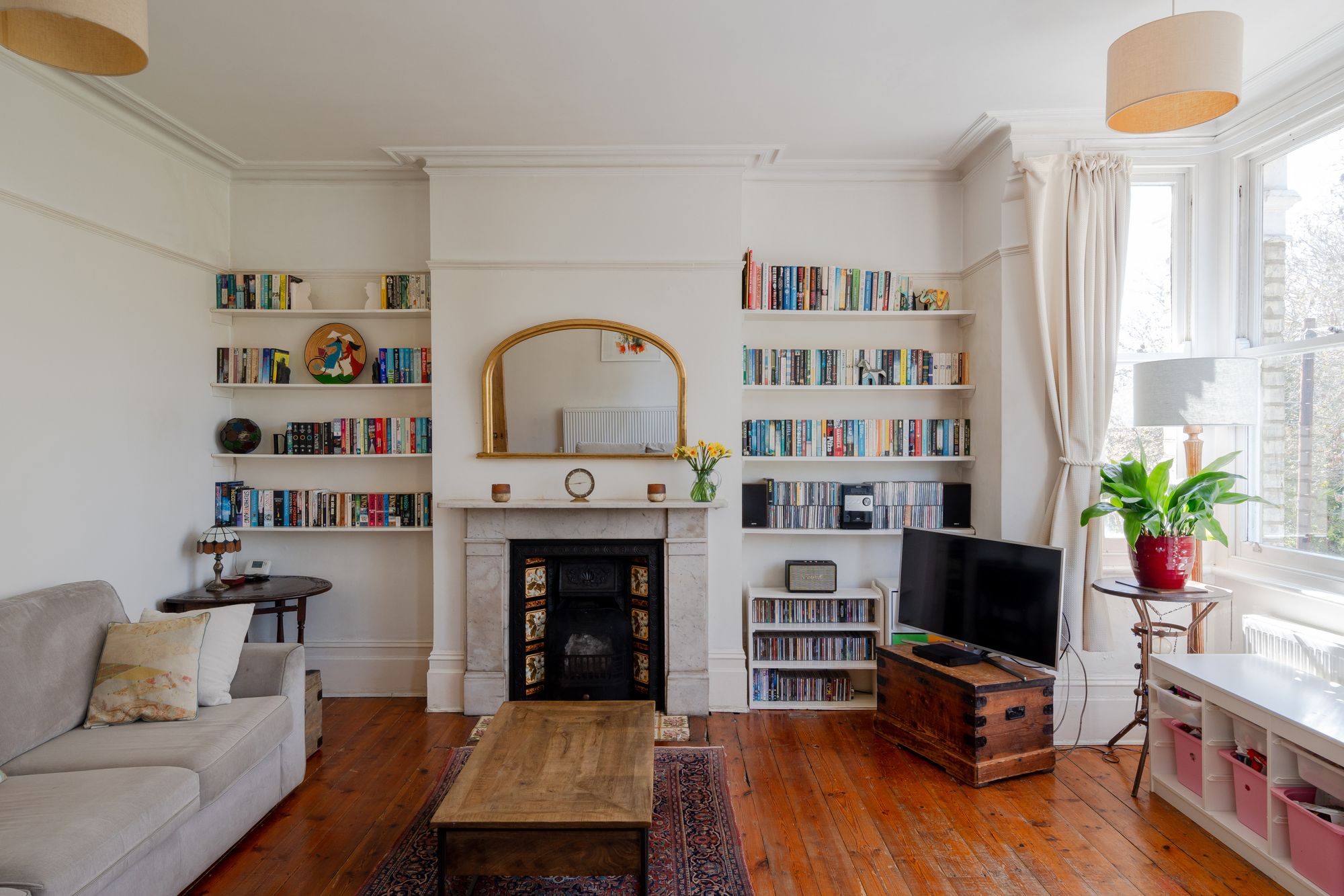 2 bed flat for sale in Forest Glade, Upper Leytonstone, London, E11  - Property Image 2