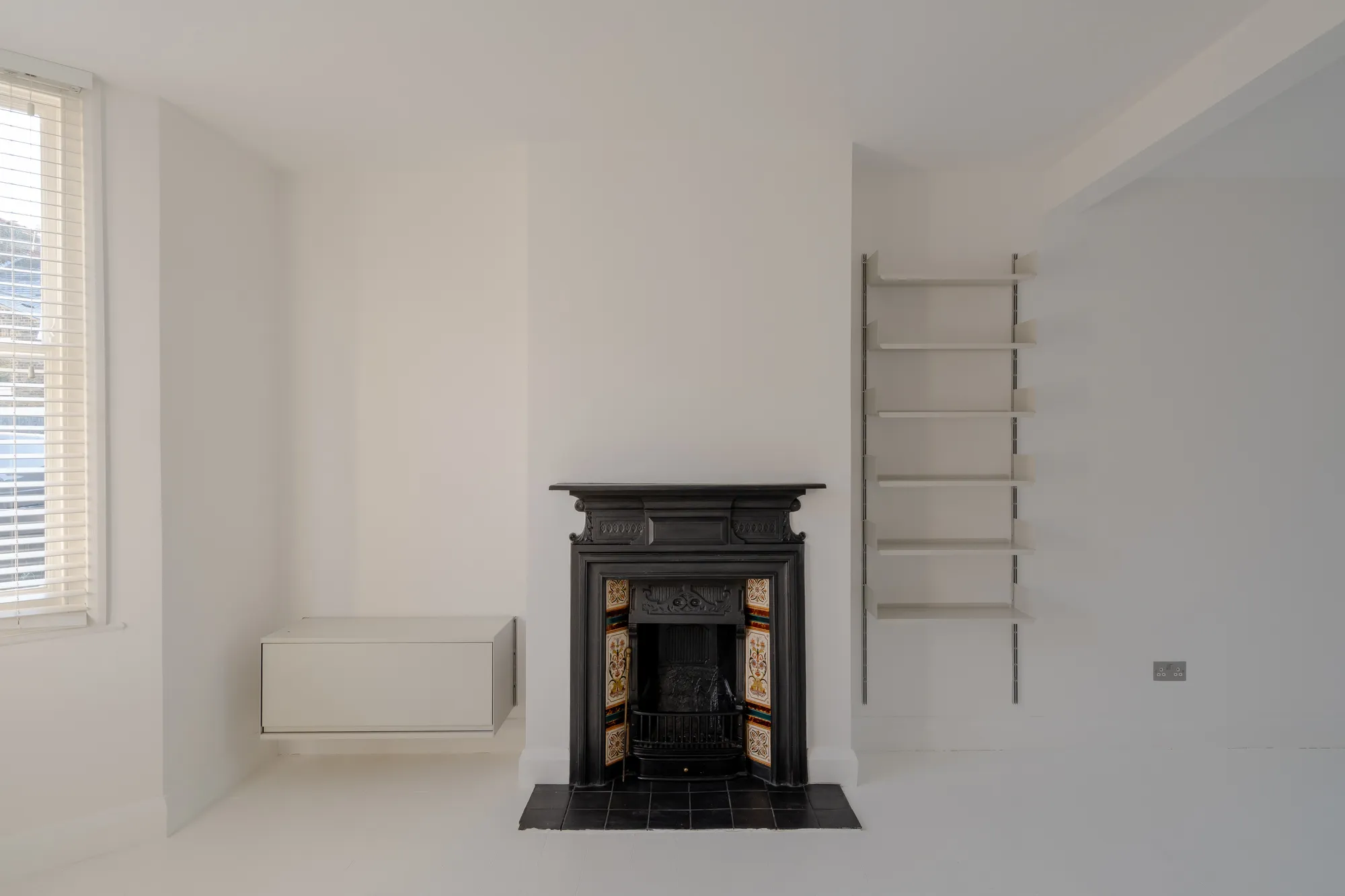 2 bed mid-terraced house for sale in Campus Road, Walthamstow, London, E17 - Property Image 5