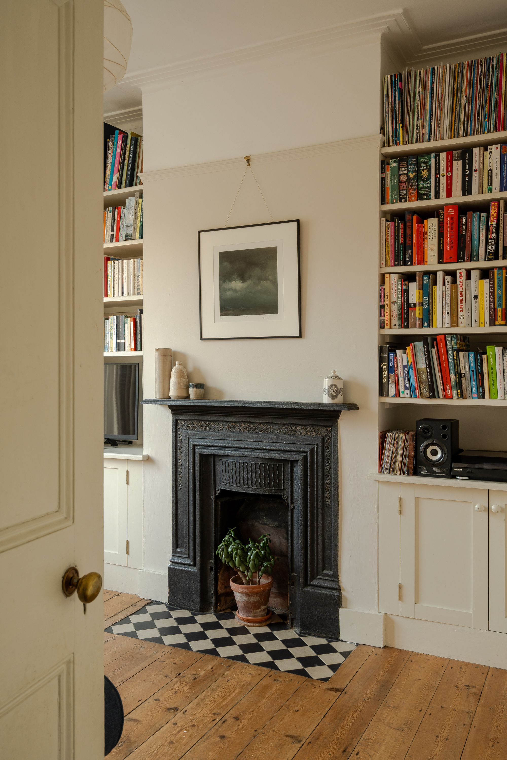 2 bed terraced house for sale in Montague Road, Leytonstone, London, E11 - Property Image 4