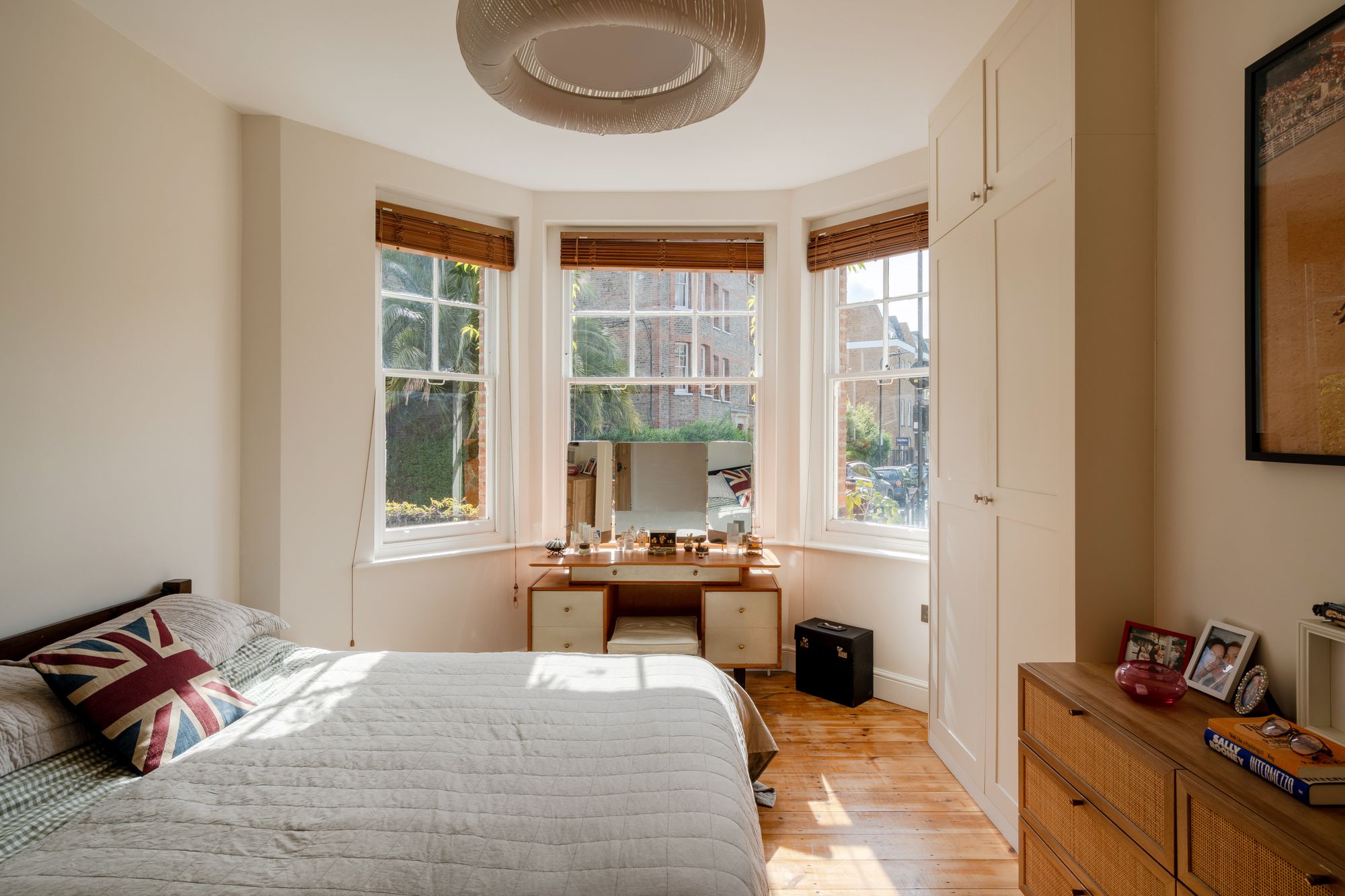 2 bed apartment for sale in Cavendish Mansions, Clapton Square, Hackney, E5  - Property Image 8