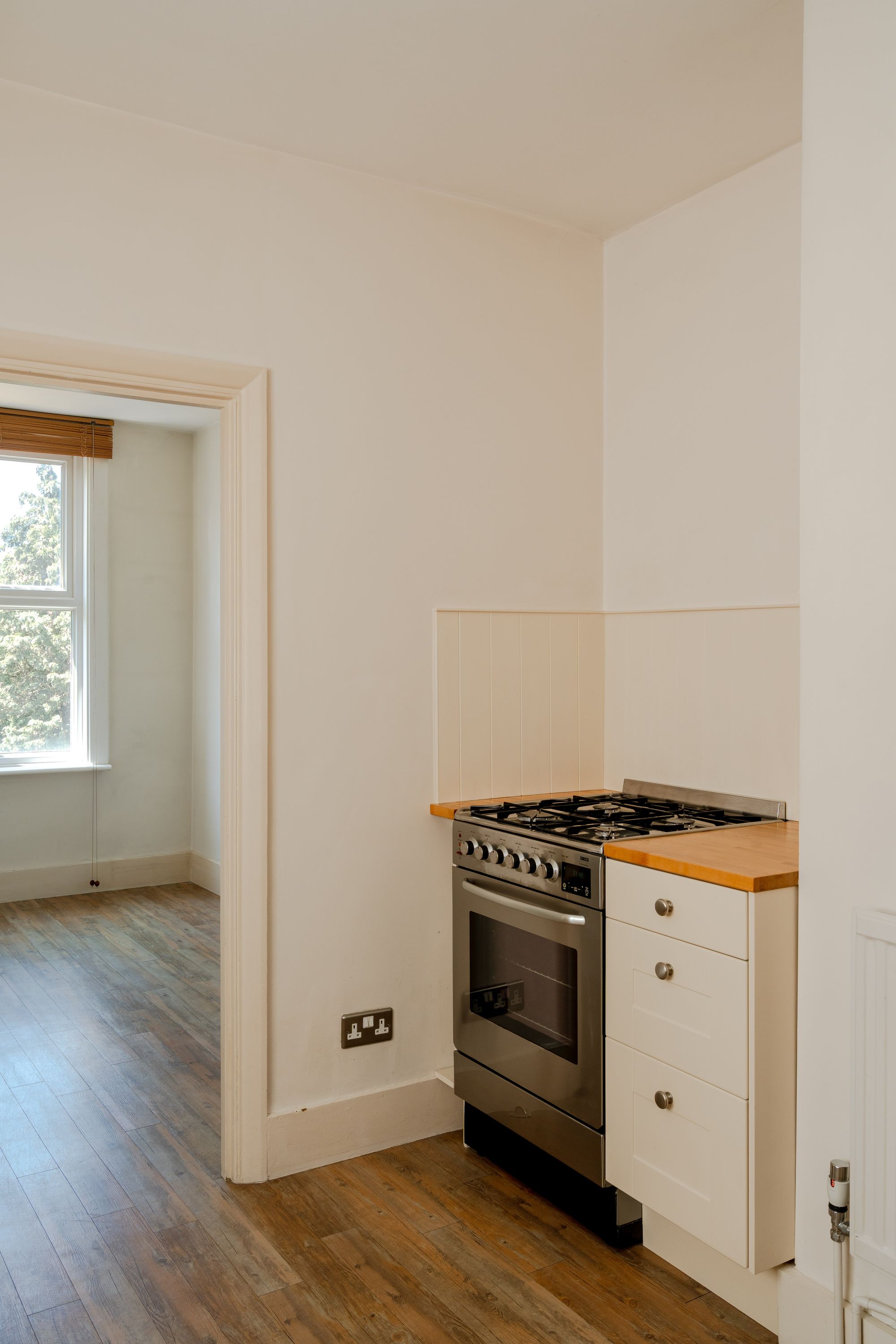 2 bed flat for sale in St. Annes Road, Leytonstone, London, E11  - Property Image 12