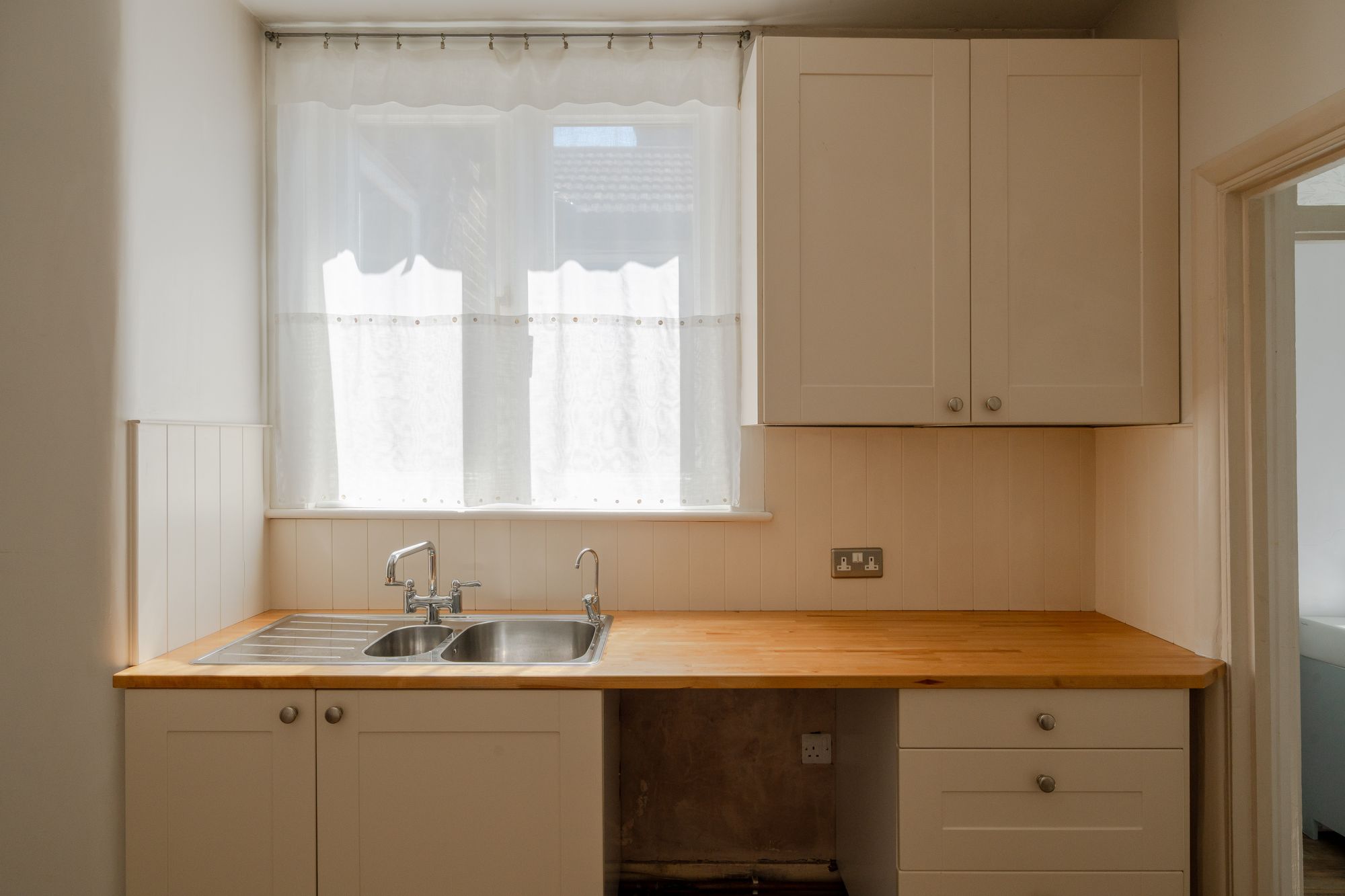 2 bed flat for sale in St. Annes Road, Leytonstone, London, E11  - Property Image 14