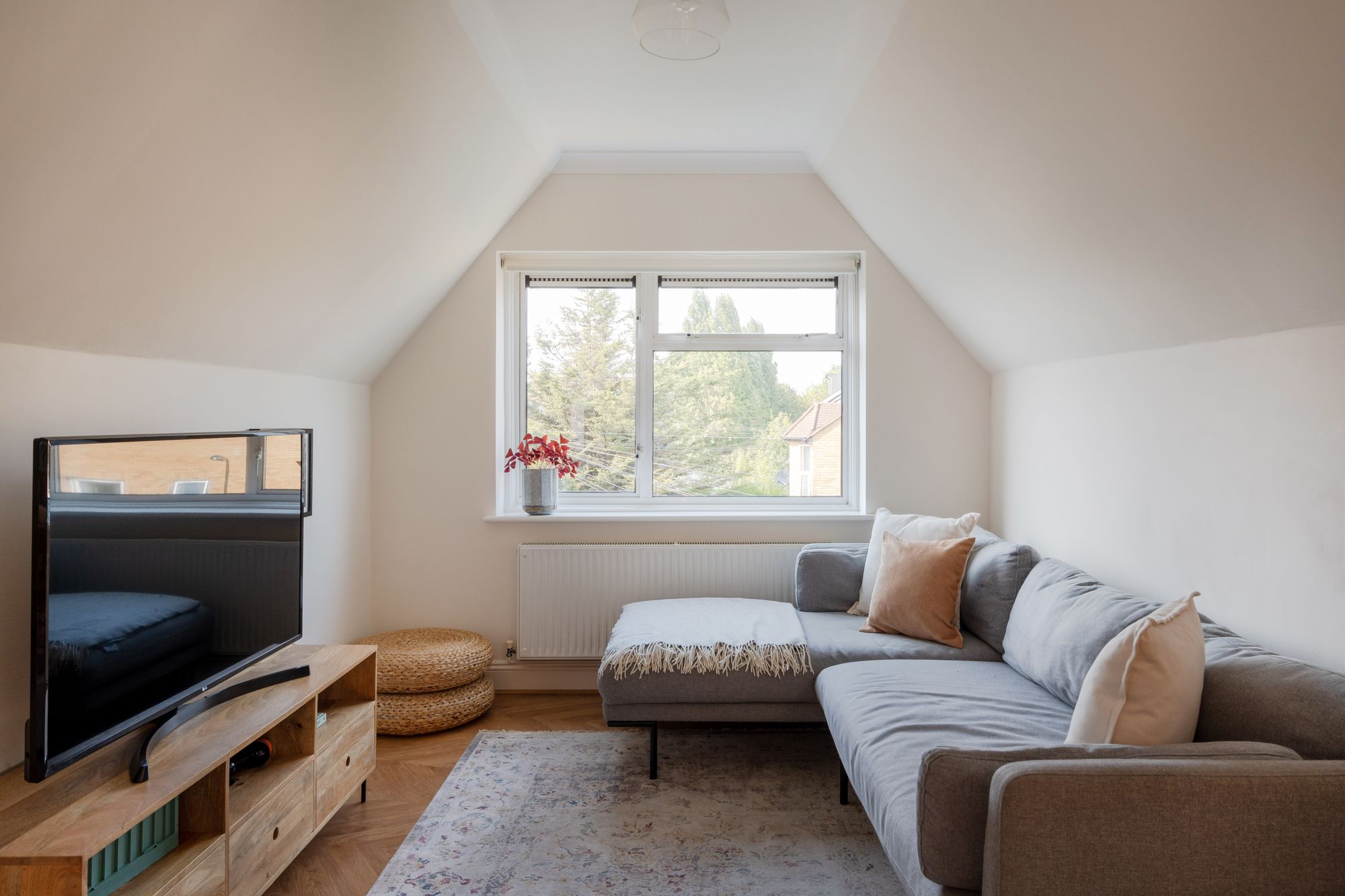 2 bed flat for sale in Wallwood Road, Upper Leytonstone, London, E11  - Property Image 2