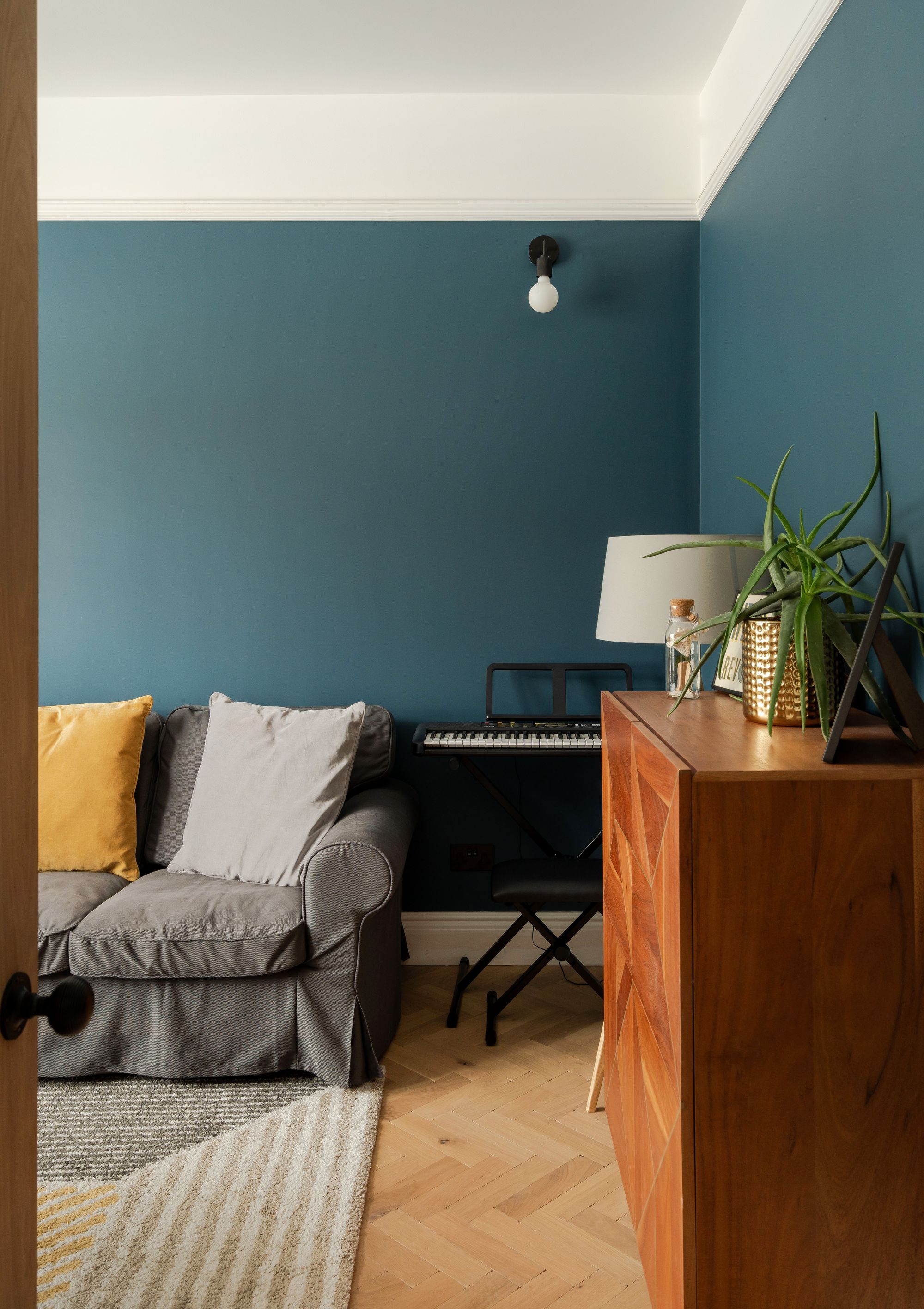 3 bed mid-terraced house for sale in Grove Road, Bushwood, Leytonstone, E11  - Property Image 3