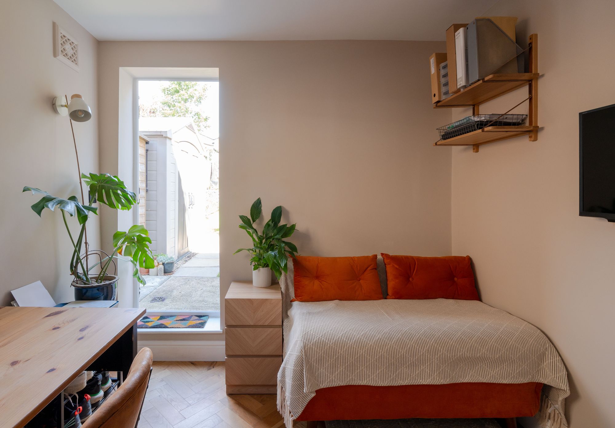 2 bed flat for sale in Barclay Road, Bushwood, London, E11 - Property Image 19