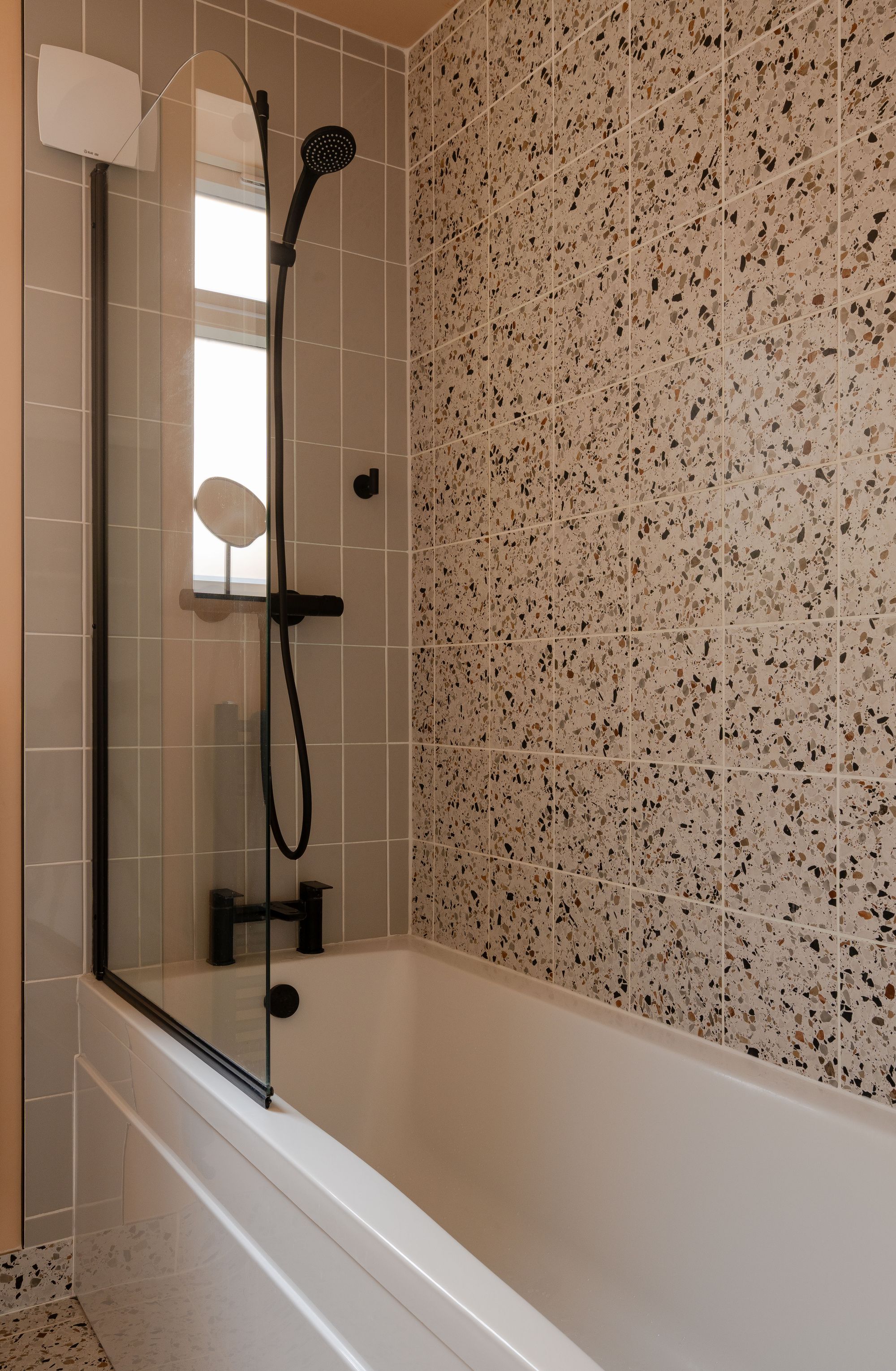 2 bed flat for sale in Barclay Road, Bushwood, London, E11 - Property Image 16