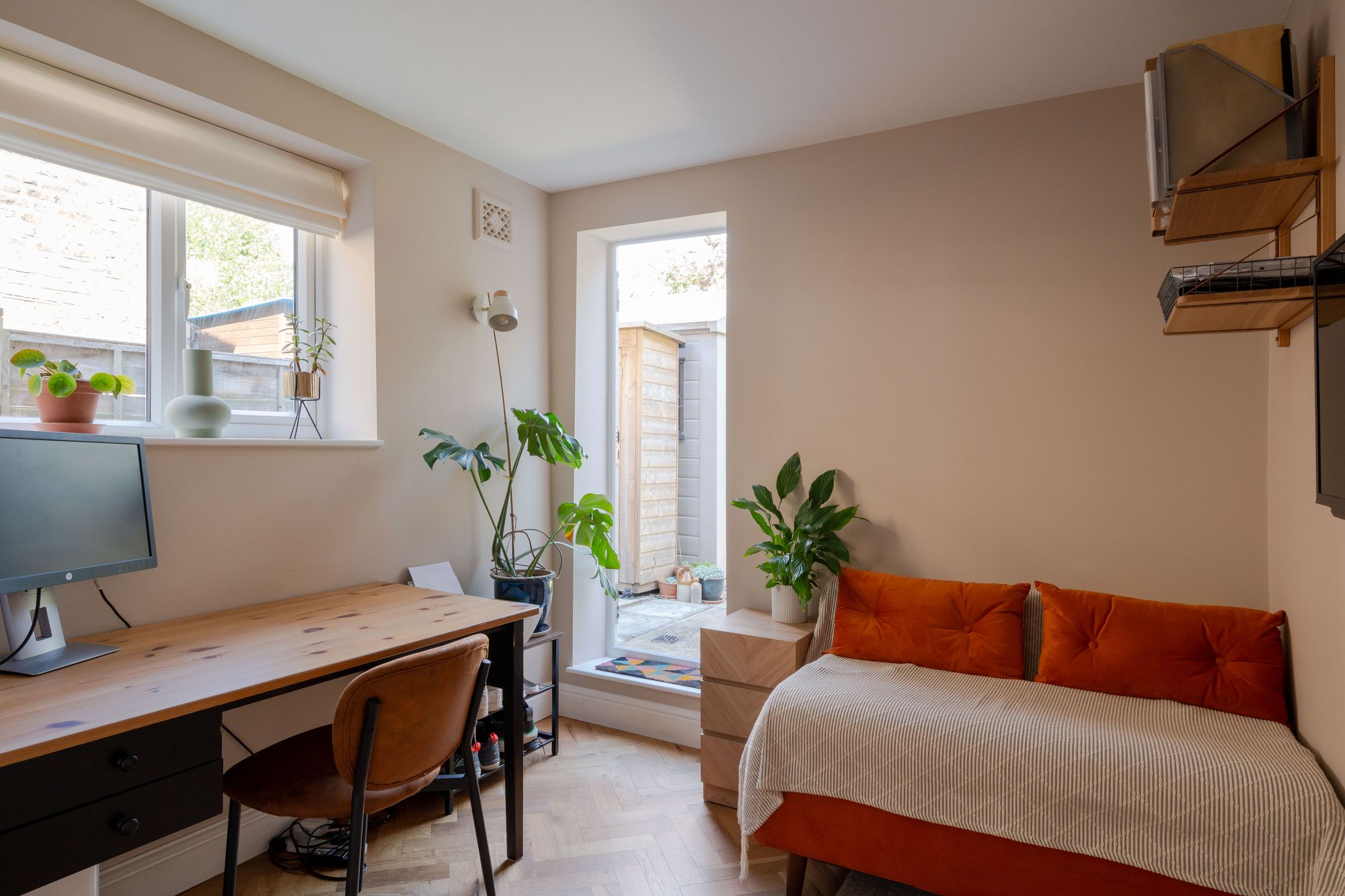 2 bed flat for sale in Barclay Road, Bushwood, London, E11 - Property Image 20