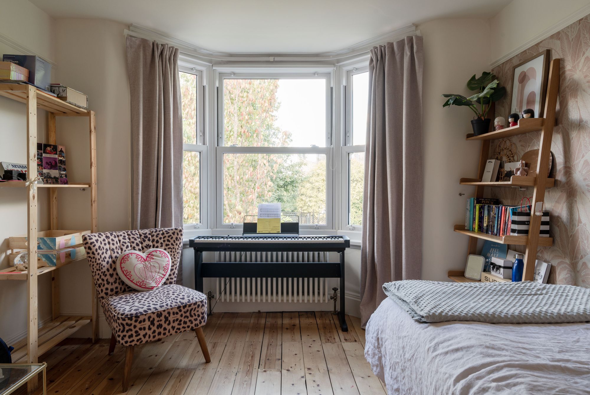 3 bed semi-detached house for sale in Herongate Road, Aldersbrook, London, E12 - Property Image 20