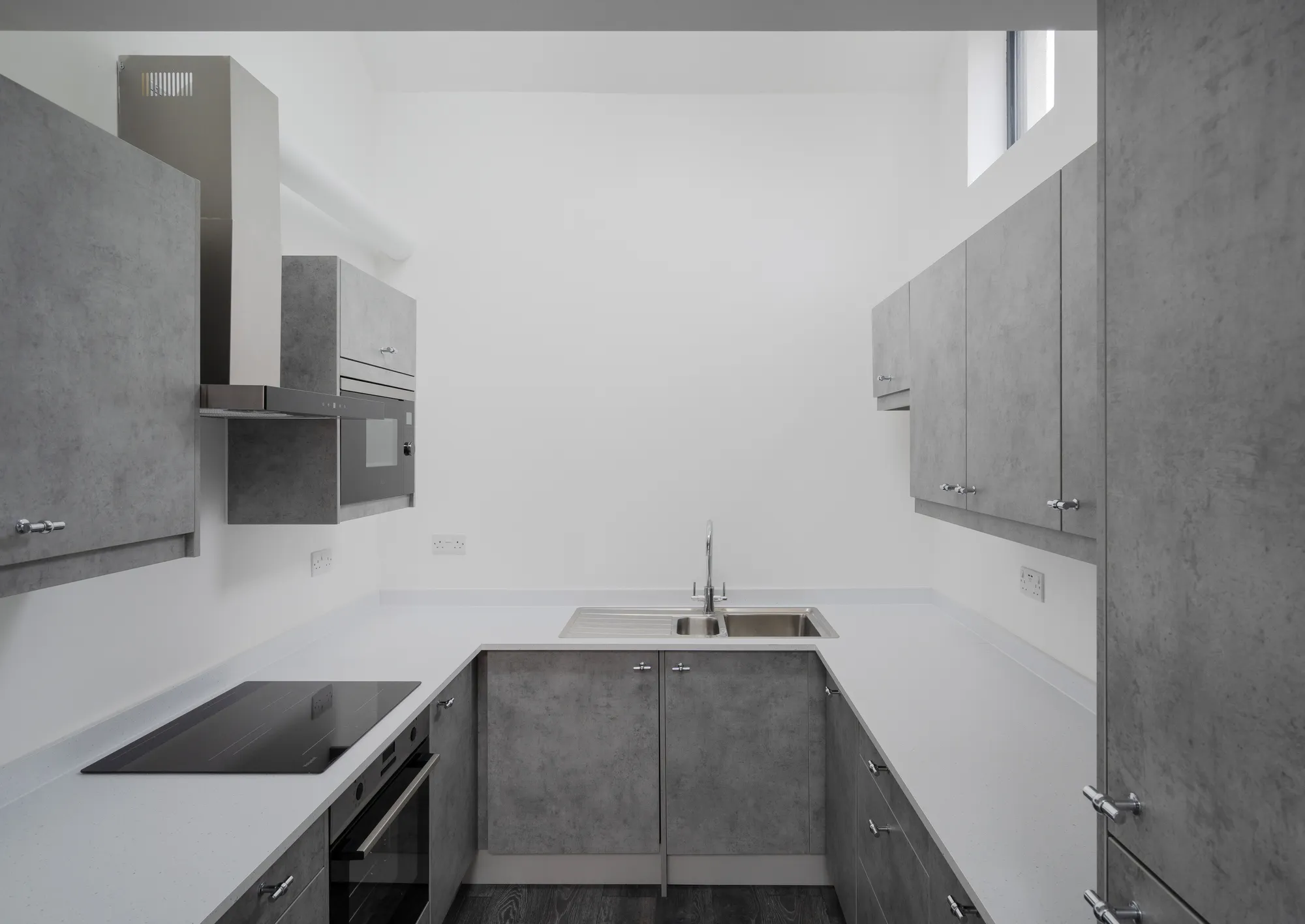 1 bed ground floor flat to rent in Tavistock Road, London, E7  - Property Image 3