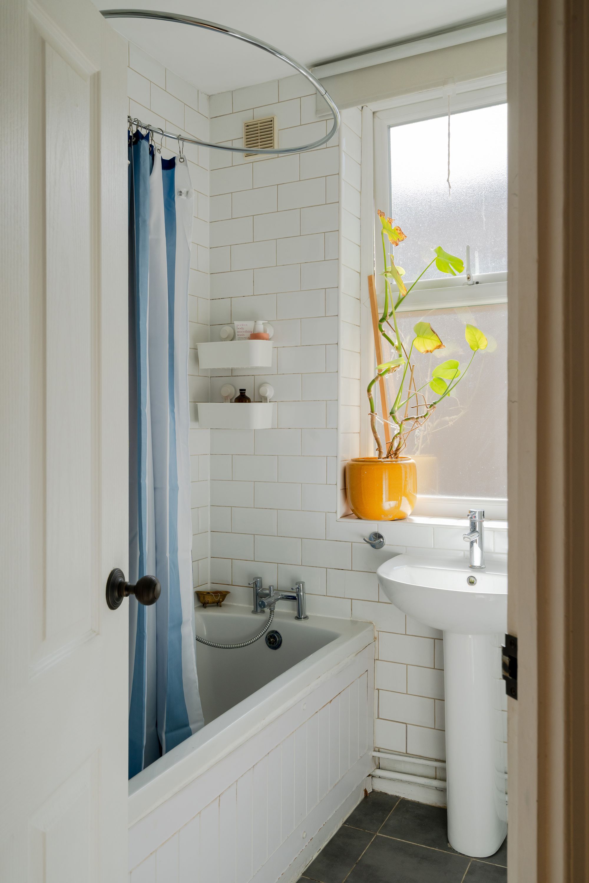 2 bed flat for sale in Harrington Road, Leytonstone, London, E11  - Property Image 16