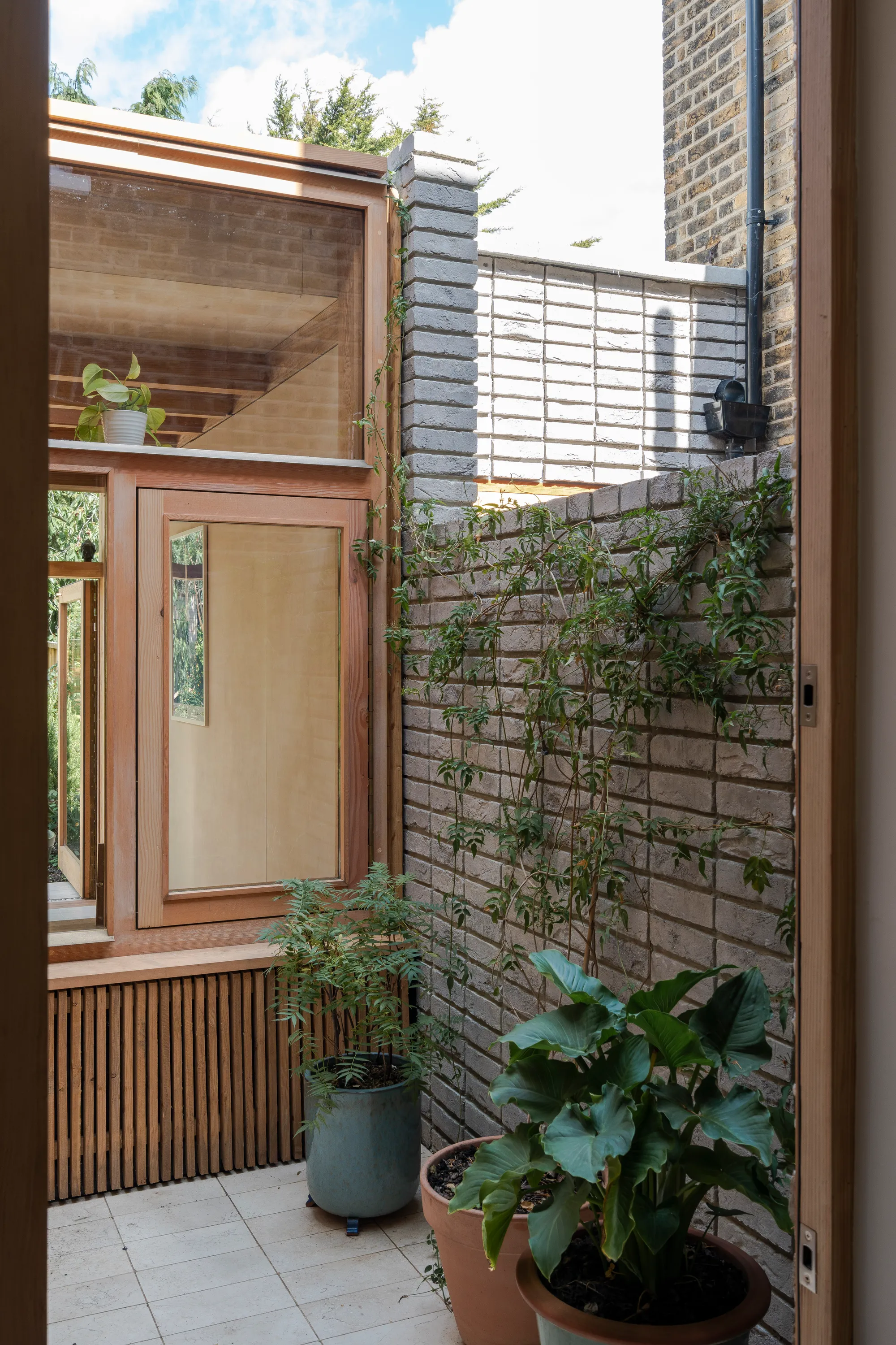 2 bed mid-terraced house for sale in Morley Road, Leyton, London, E10  - Property Image 9