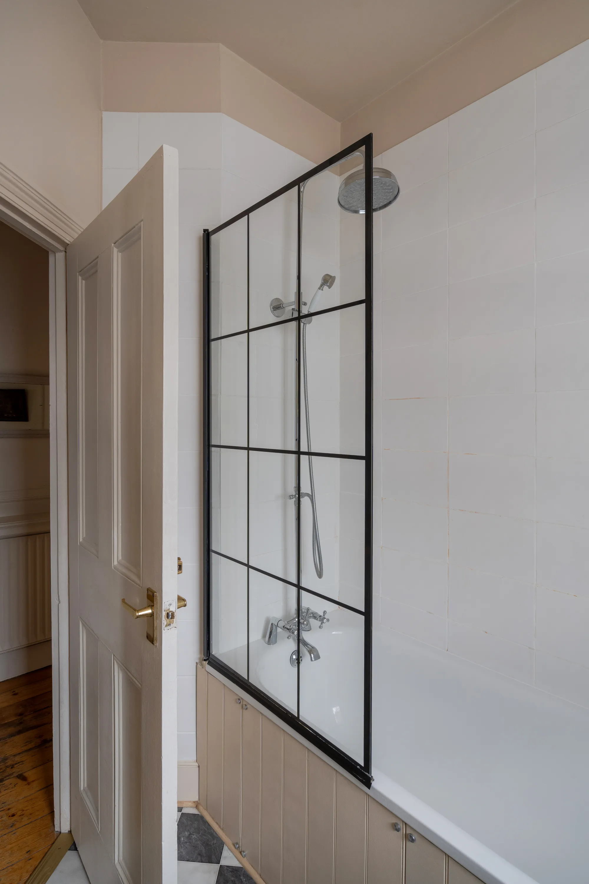 2 bed flat for sale in Harrington Road, Bushwood, London, E11 - Property Image 16